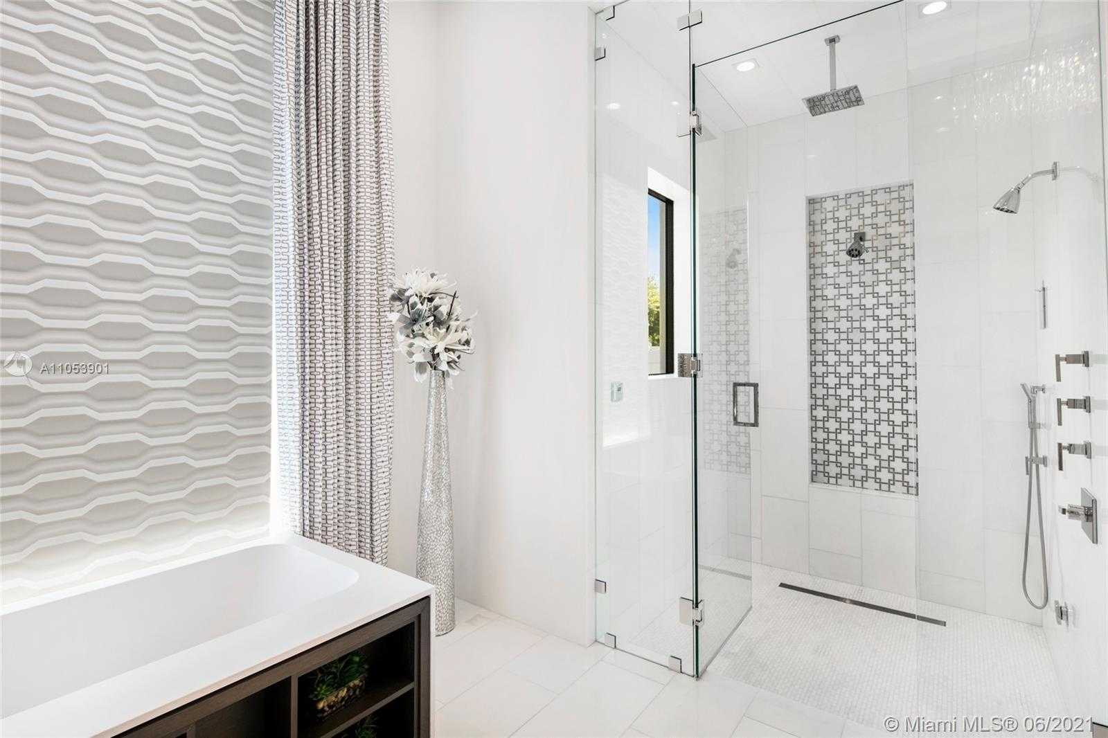 Small Image of 13843 LE BATEAU ISLES, Palm Beach Gardens Number 41