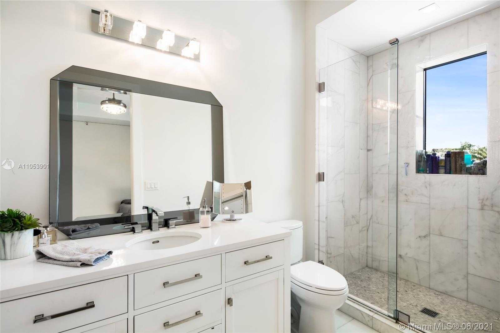Small Image of 13843 LE BATEAU ISLES, Palm Beach Gardens Number 45