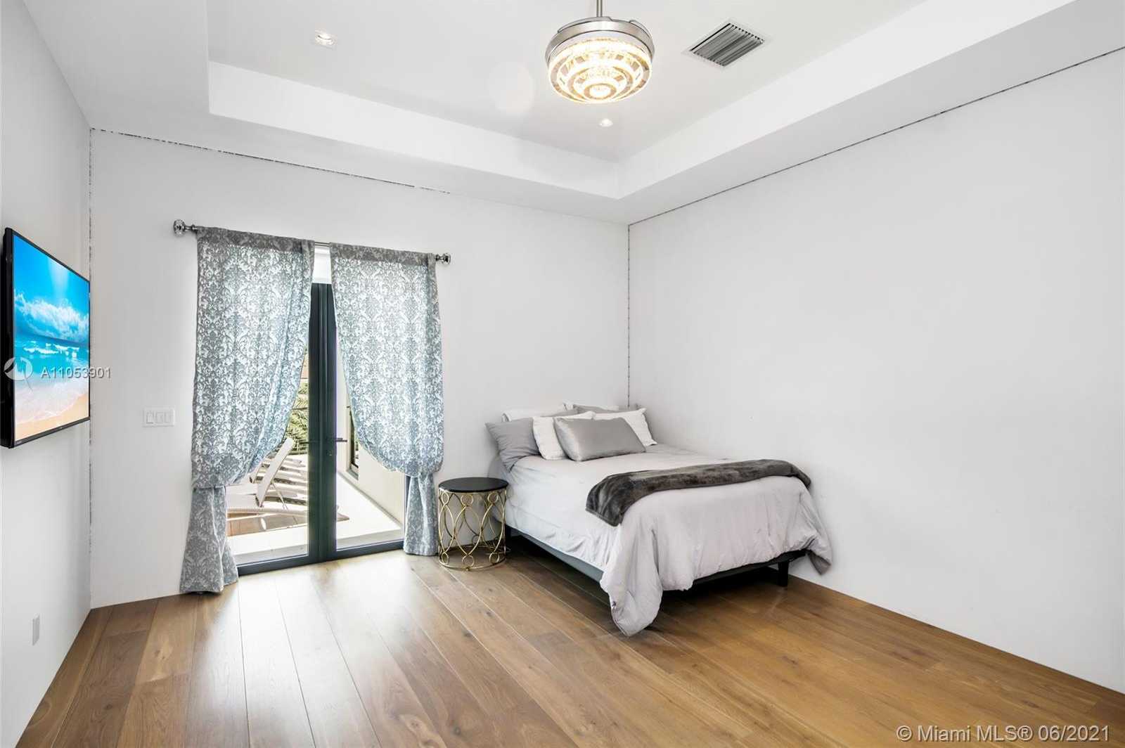Small Image of 13843 LE BATEAU ISLES, Palm Beach Gardens Number 46