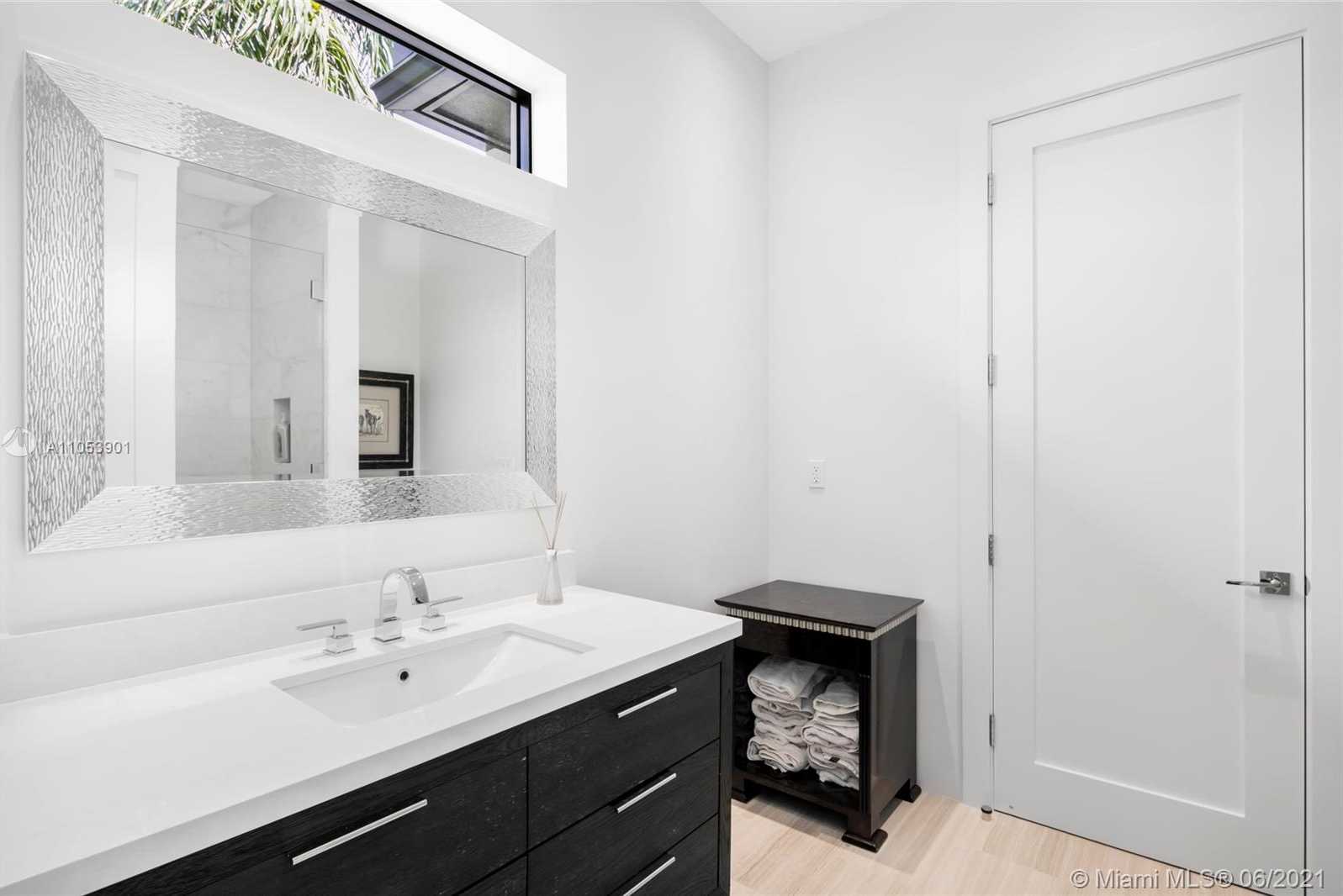 Small Image of 13843 LE BATEAU ISLES, Palm Beach Gardens Number 47