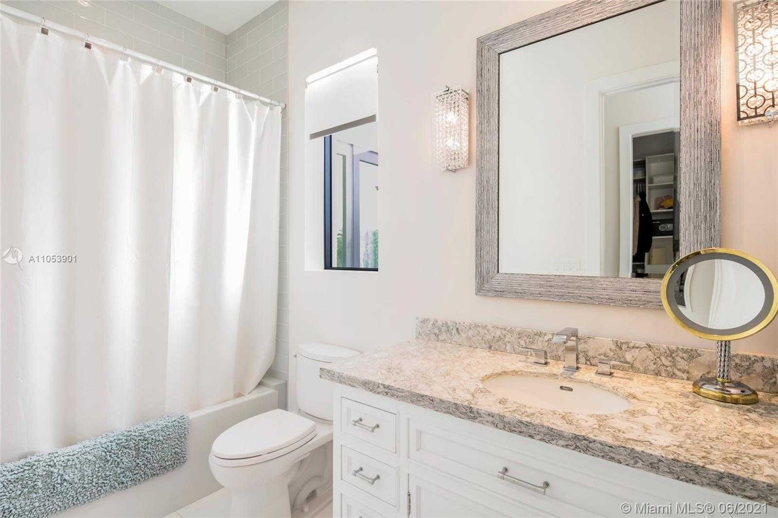 Small Image of 13843 LE BATEAU ISLES, Palm Beach Gardens Number 49