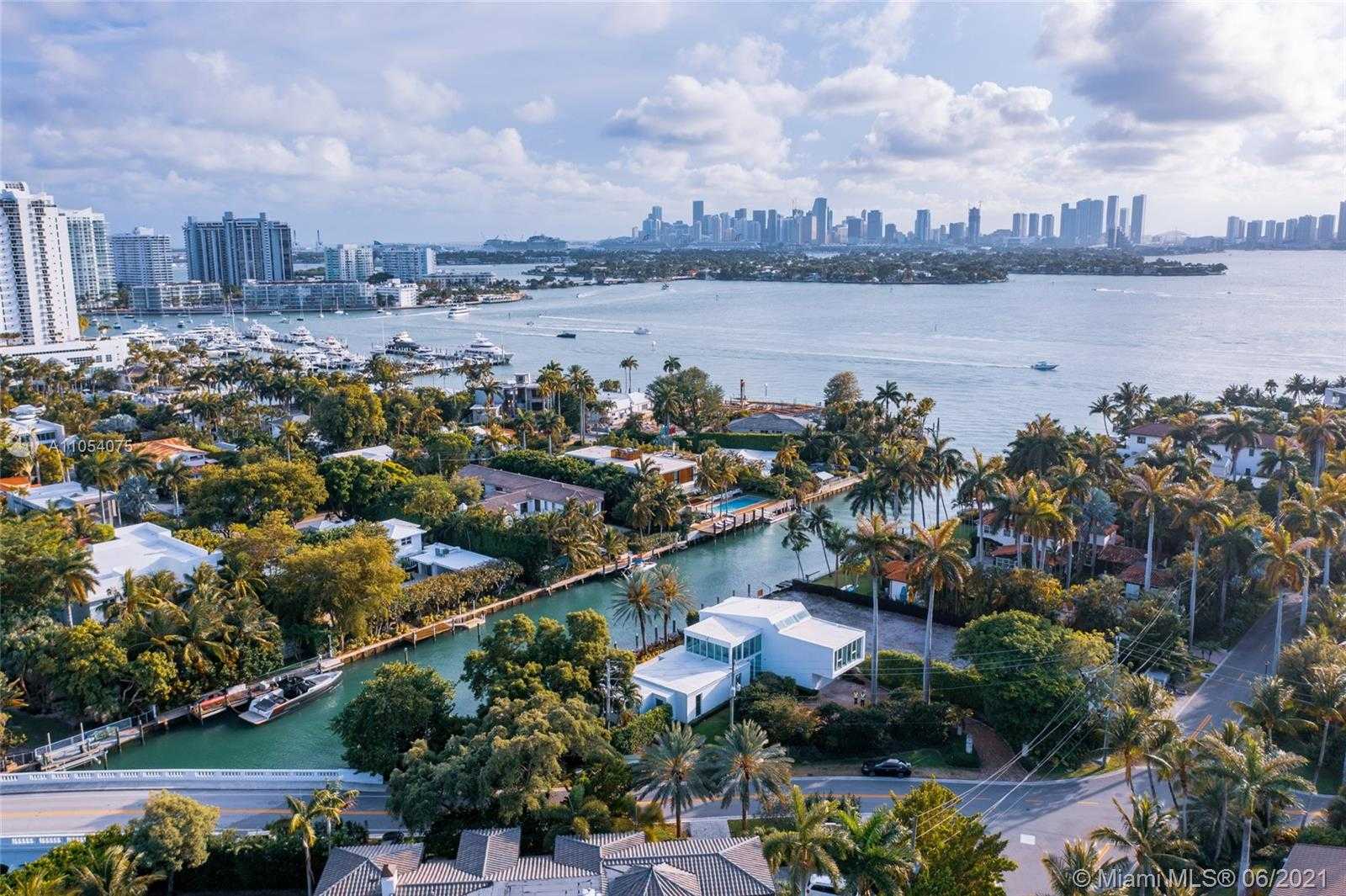 Small Image of 2288 SUNSET DR, Miami Beach Number 10