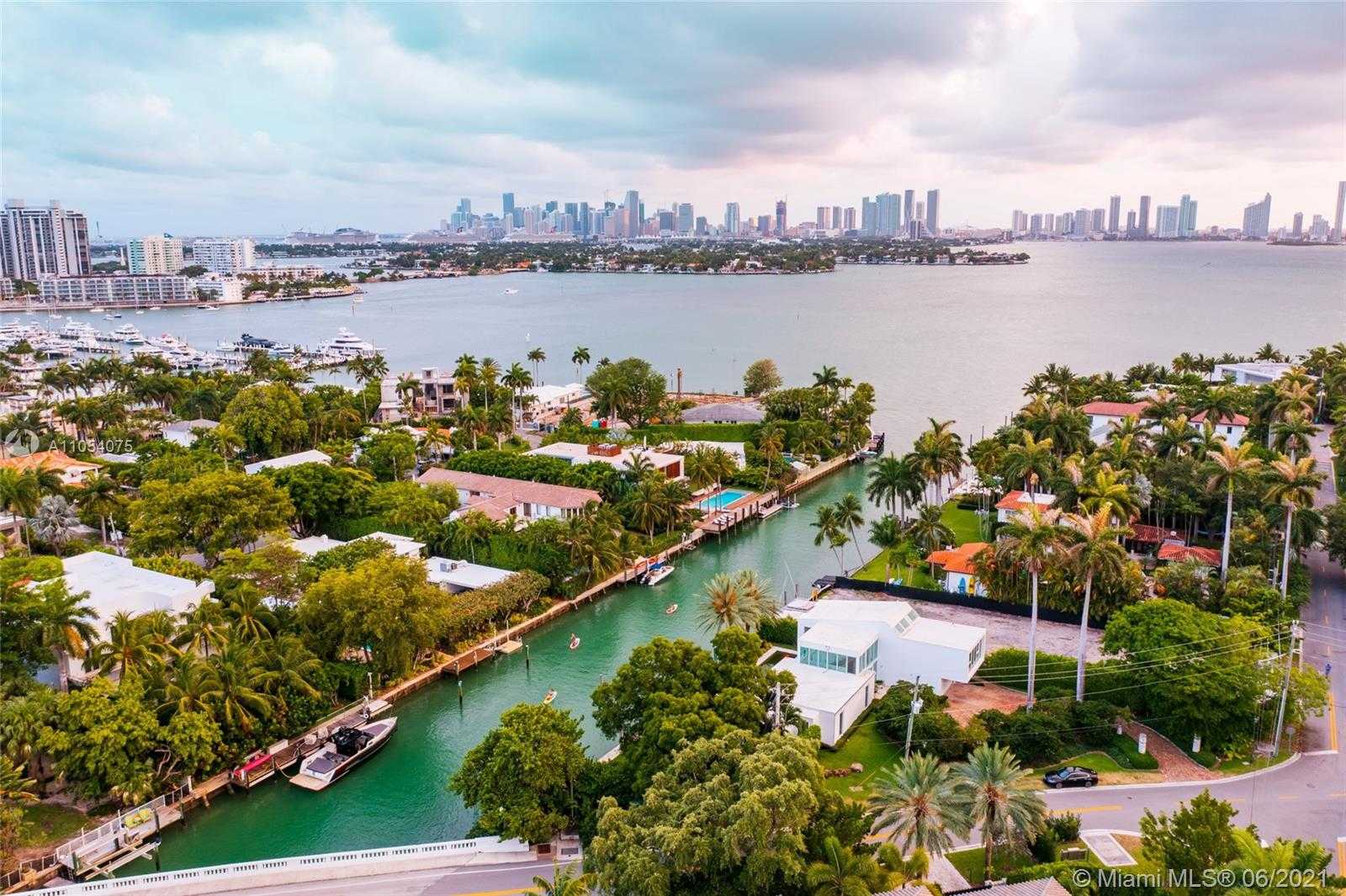 Small Image of 2288 SUNSET DR, Miami Beach Number 20