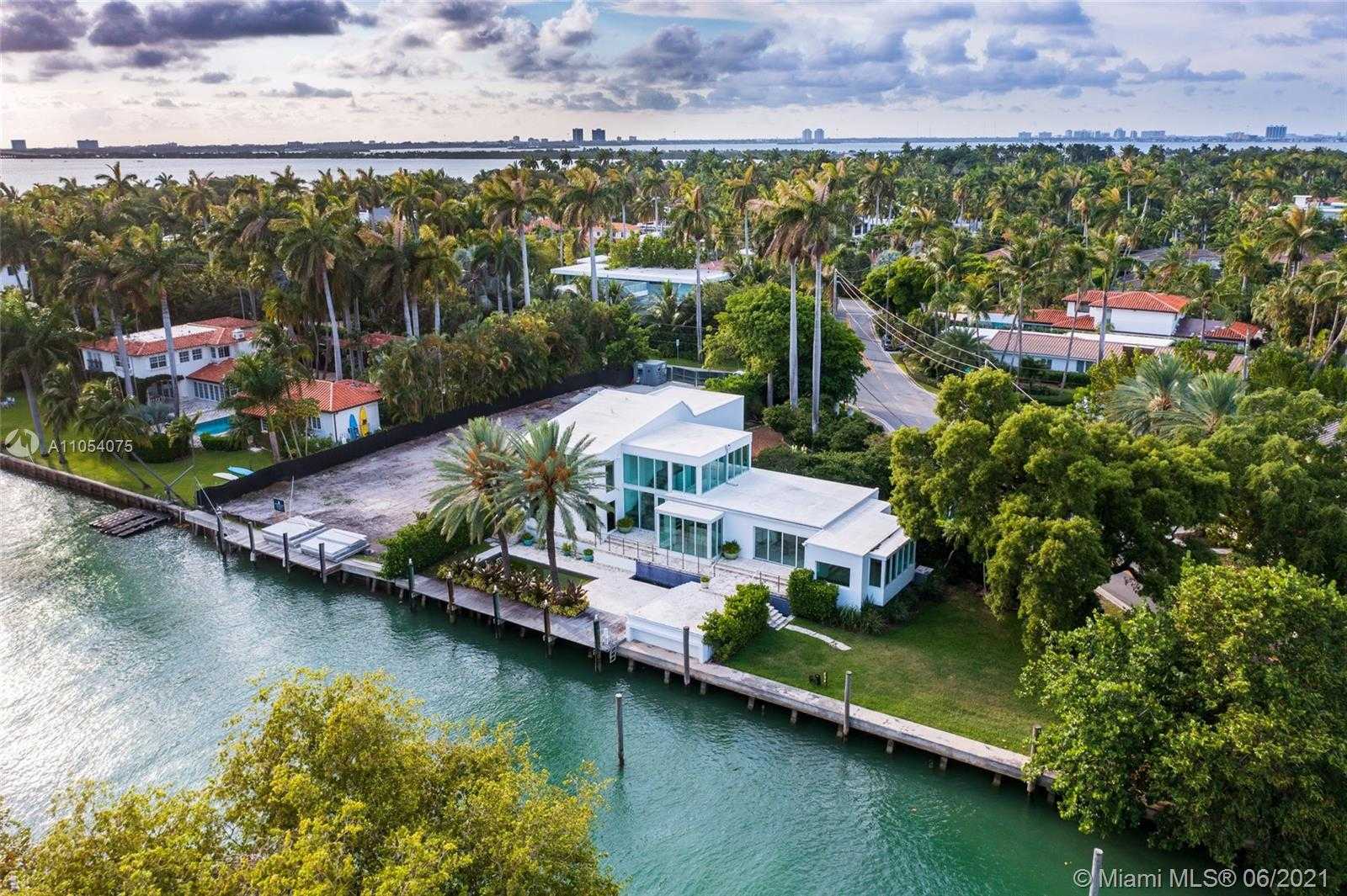 Small Image of 2288 SUNSET DR, Miami Beach Number 23