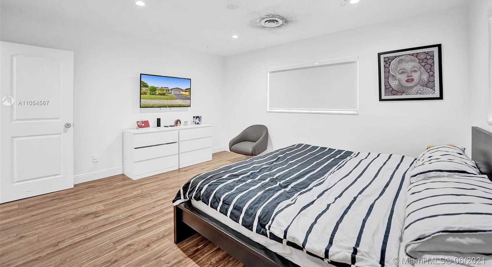 Small Image of 4208 WEST PARK RD, Hollywood Number 34