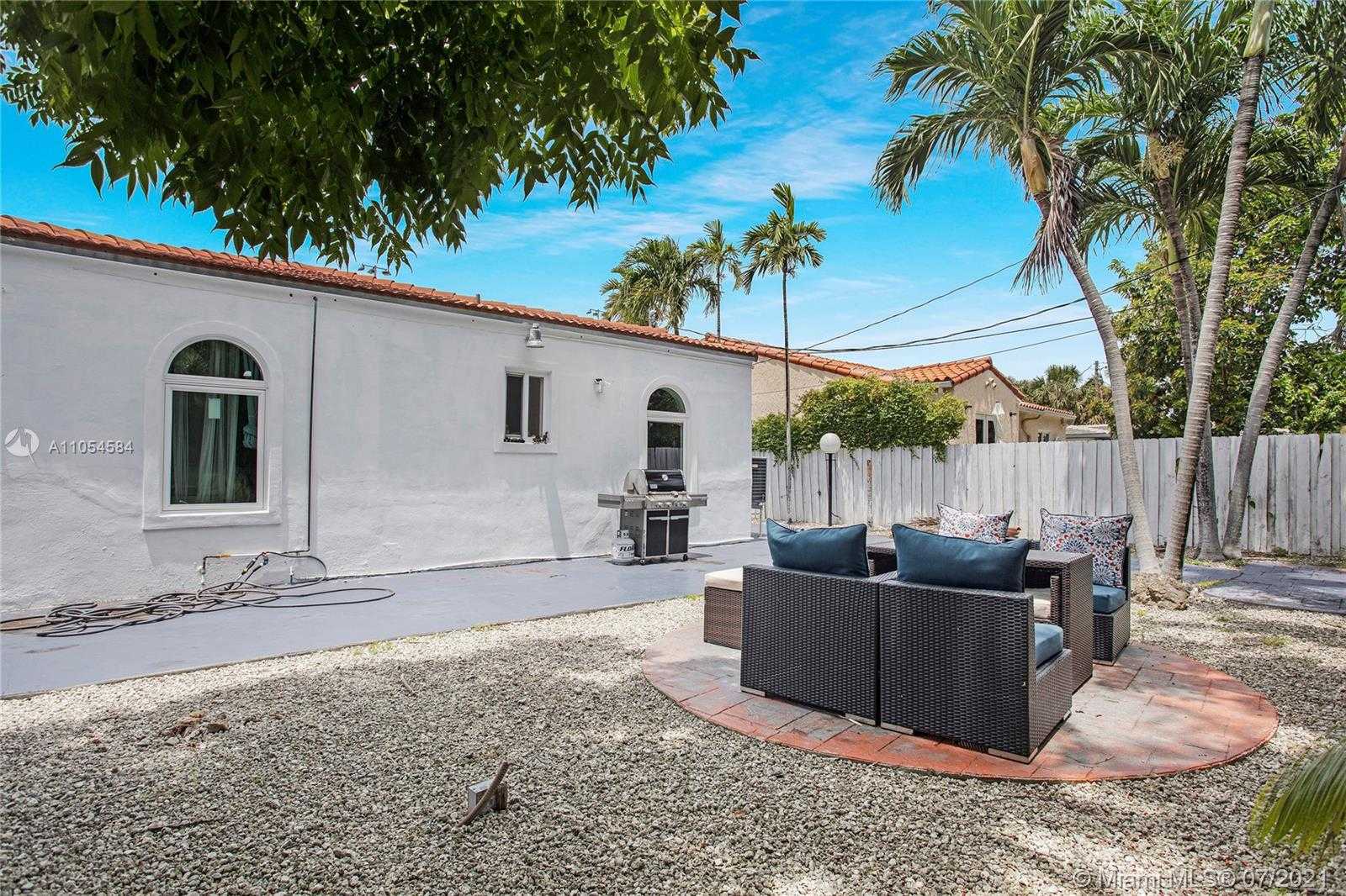 Small Image of 1740 71ST ST, Miami Beach Number 19