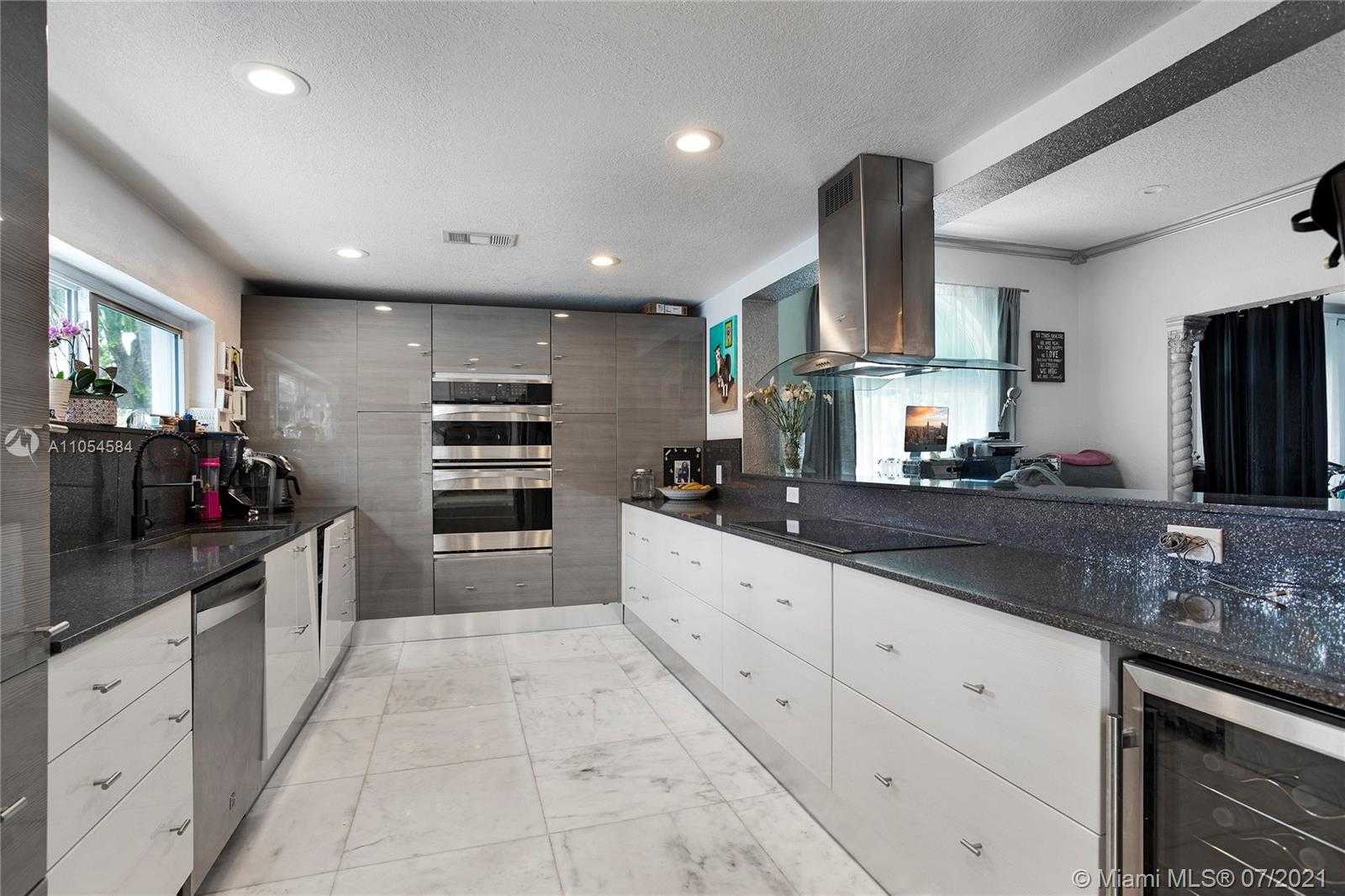 Small Image of 1740 71ST ST, Miami Beach Number 6