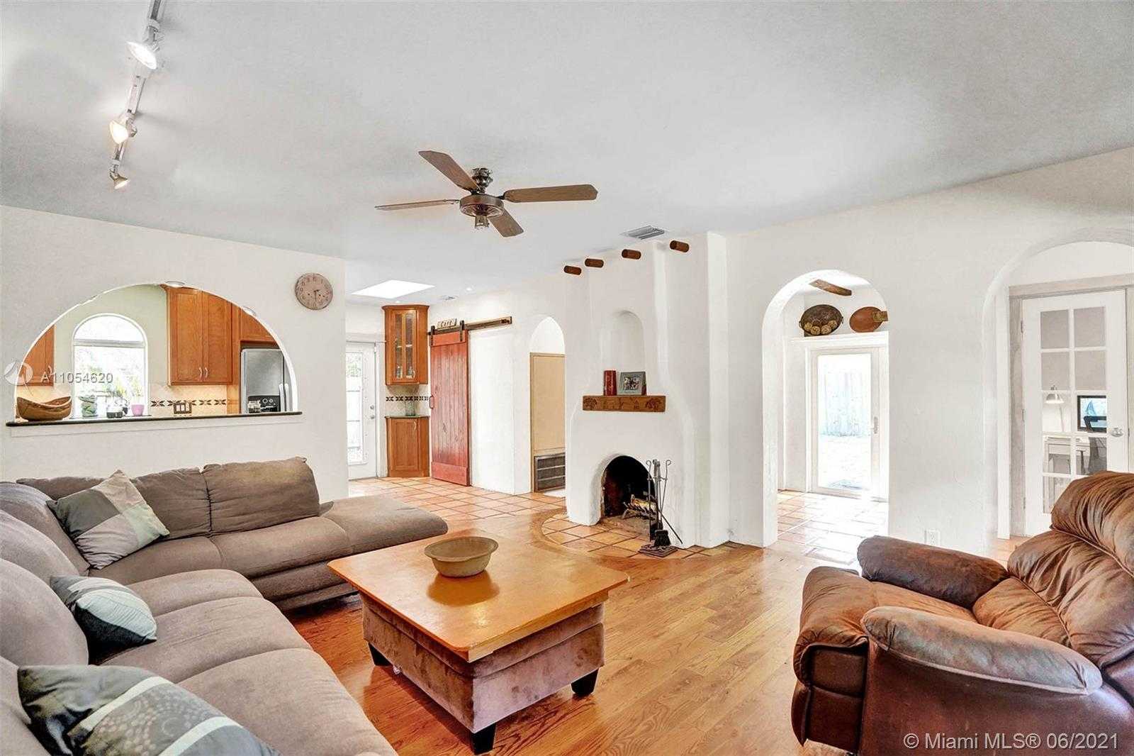 Small Image of 800 COONTIE CT, Fort Lauderdale Number 11