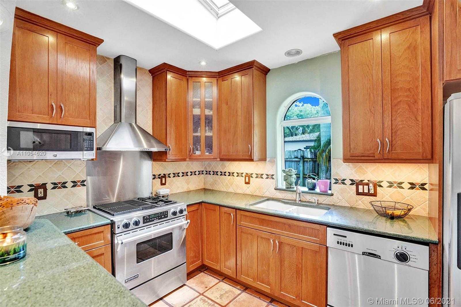 Small Image of 800 COONTIE CT, Fort Lauderdale Number 13