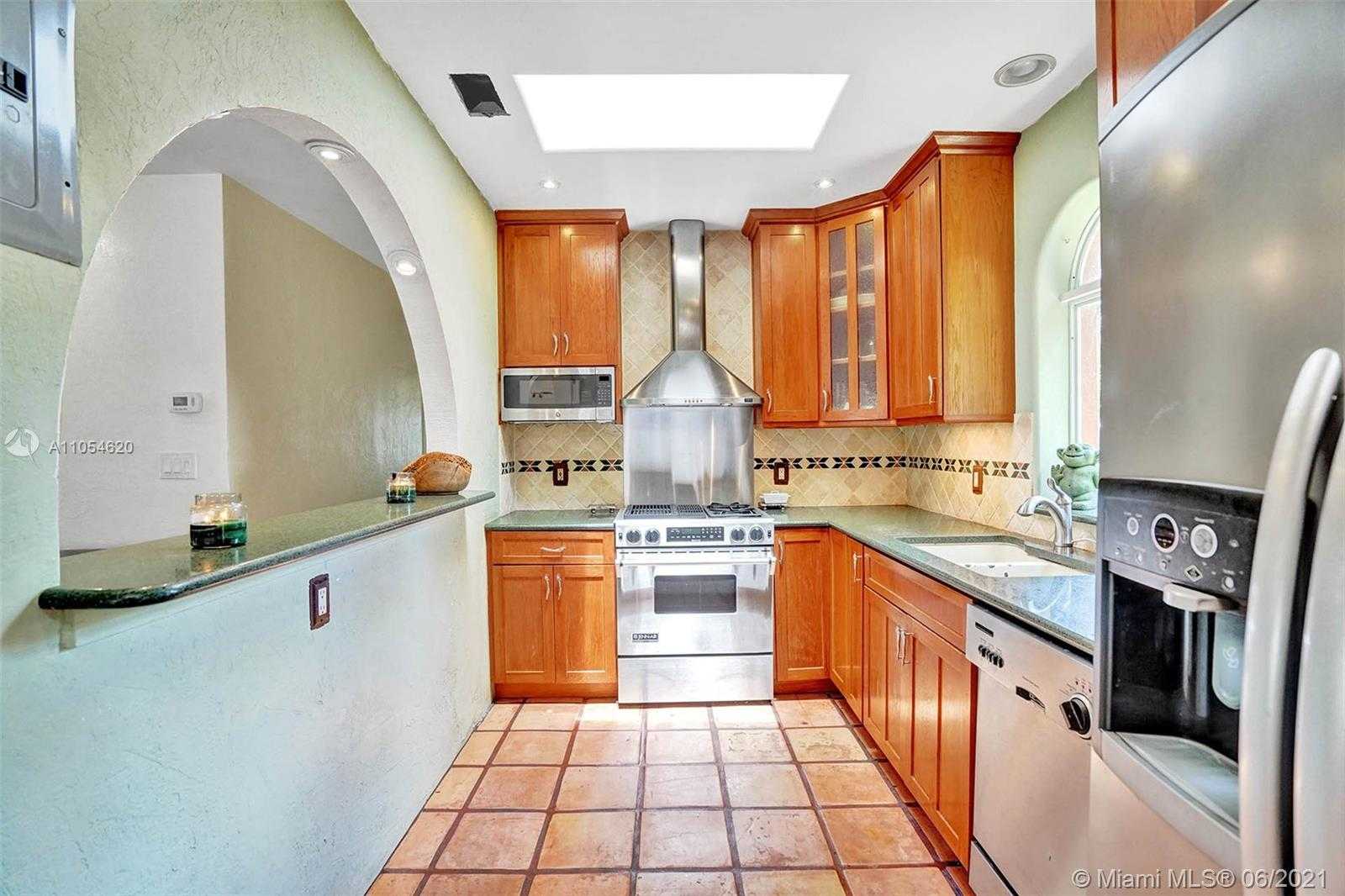 Small Image of 800 COONTIE CT, Fort Lauderdale Number 14