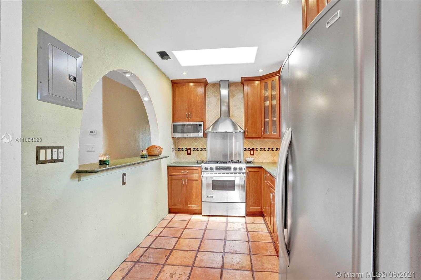 Small Image of 800 COONTIE CT, Fort Lauderdale Number 16