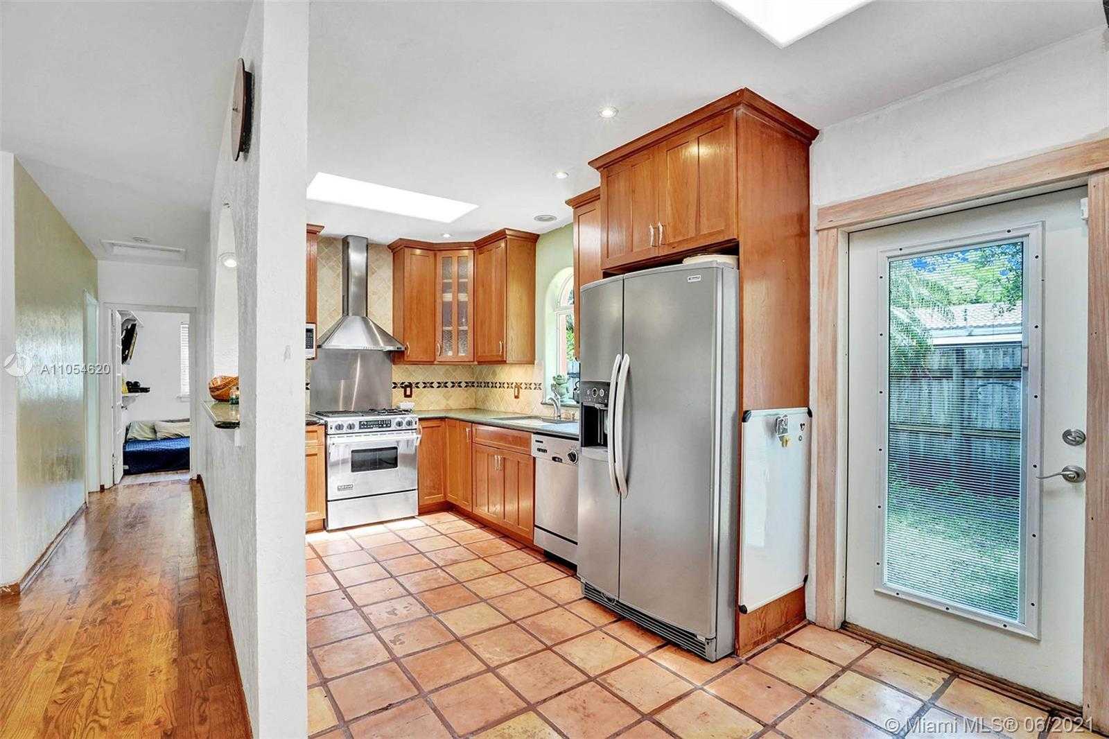 Small Image of 800 COONTIE CT, Fort Lauderdale Number 18