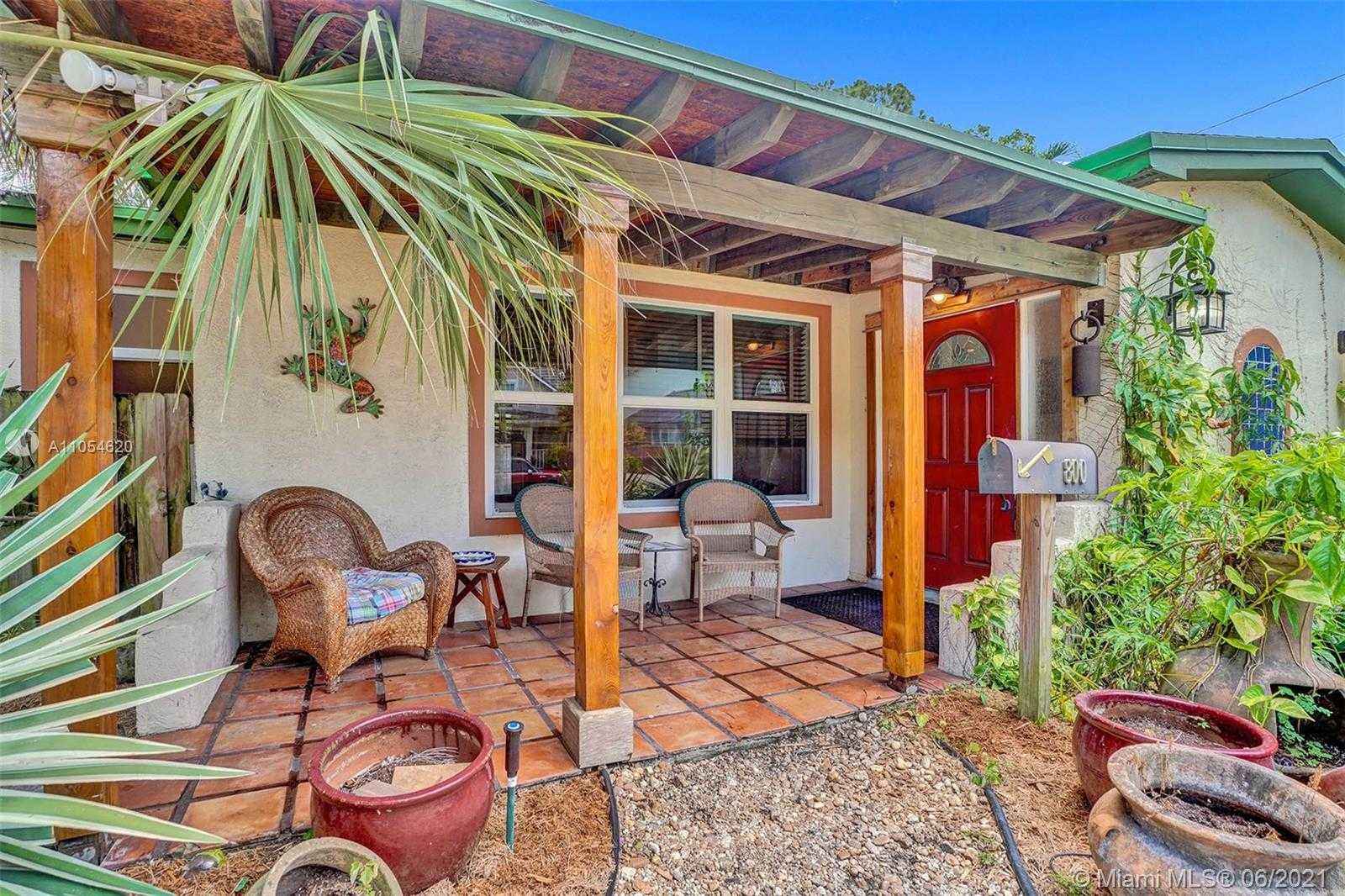 Small Image of 800 COONTIE CT, Fort Lauderdale Number 3