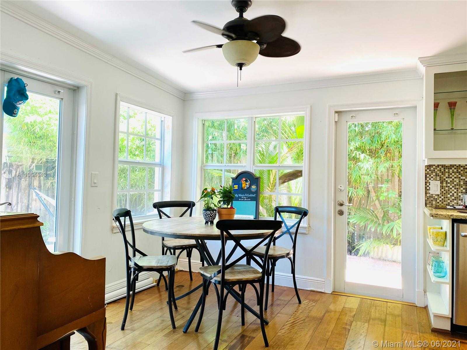 Small Image of 2519 TEQUESTA LN, Miami Number 10