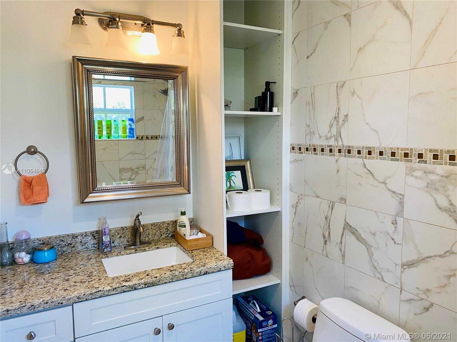 Small Image of 2519 TEQUESTA LN, Miami Number 15