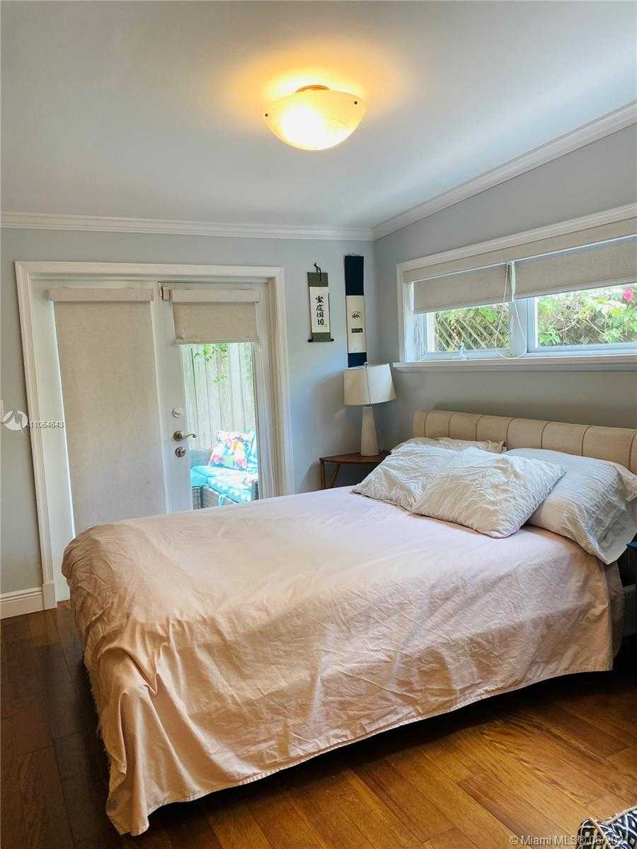 Small Image of 2519 TEQUESTA LN, Miami Number 17