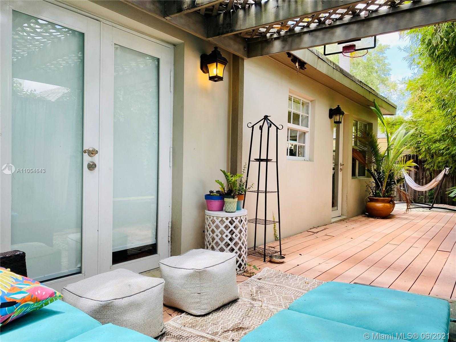 Small Image of 2519 TEQUESTA LN, Miami Number 25