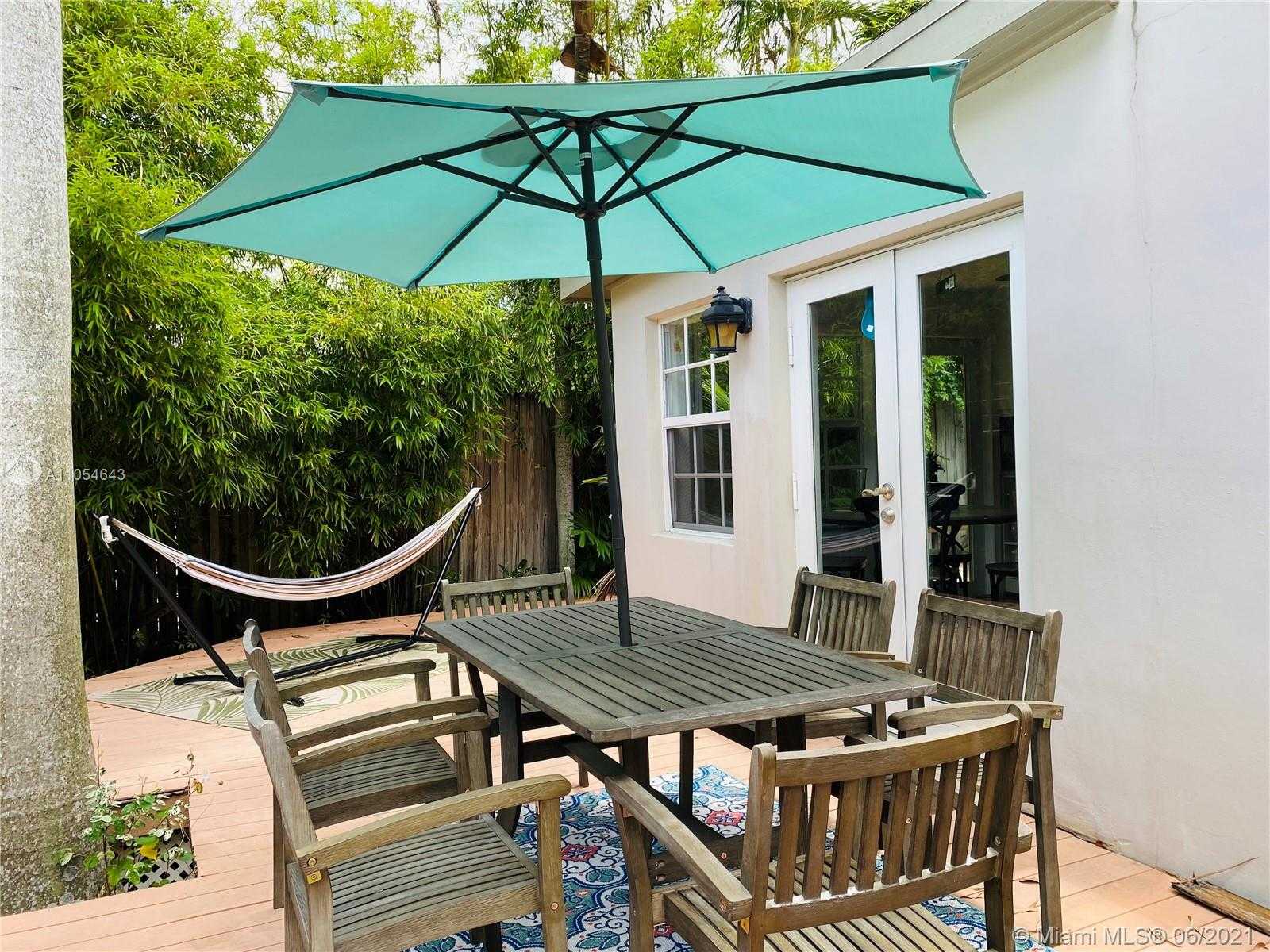 Small Image of 2519 TEQUESTA LN, Miami Number 27