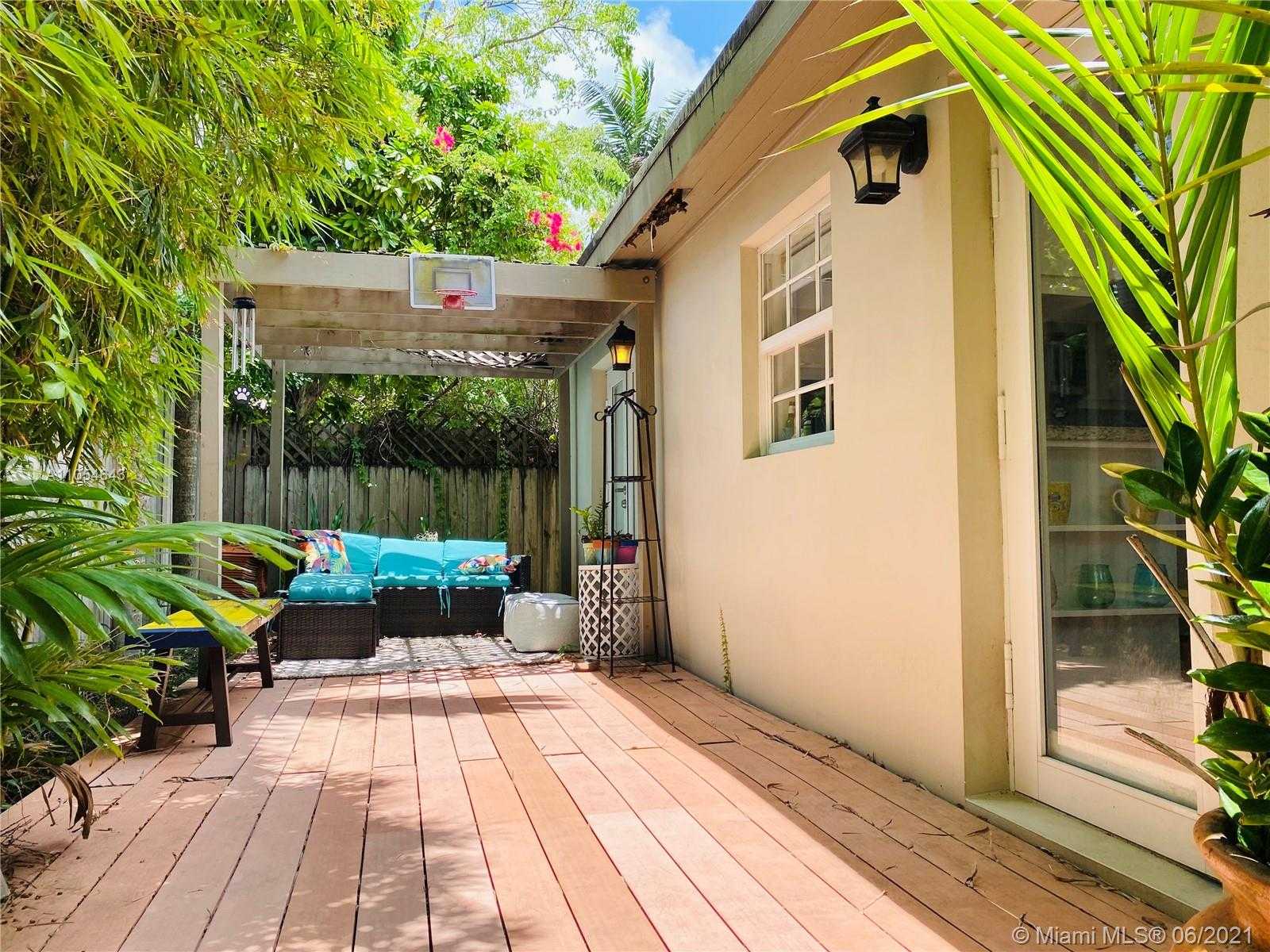 Small Image of 2519 TEQUESTA LN, Miami Number 30