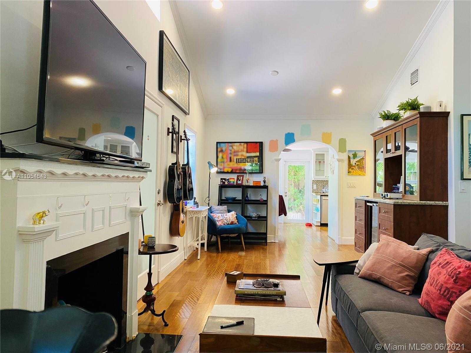 Small Image of 2519 TEQUESTA LN, Miami Number 6