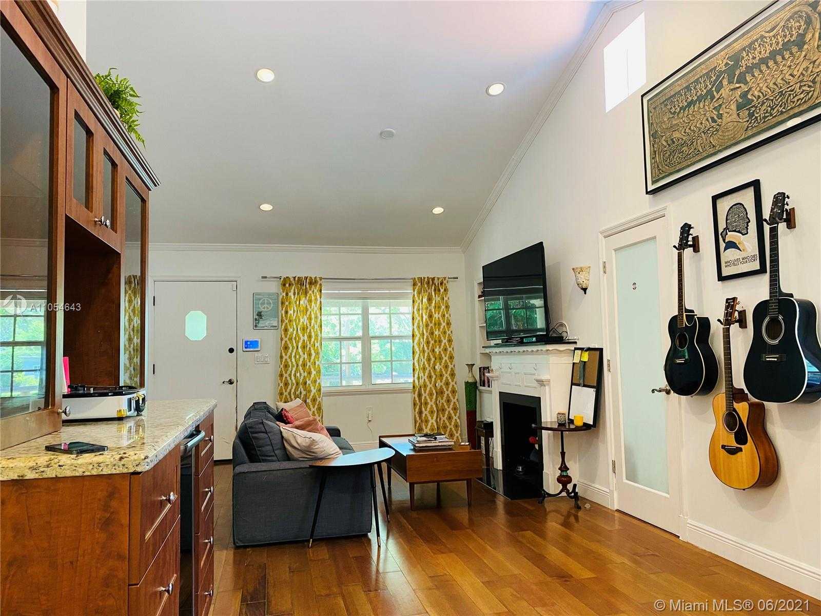 Small Image of 2519 TEQUESTA LN, Miami Number 7