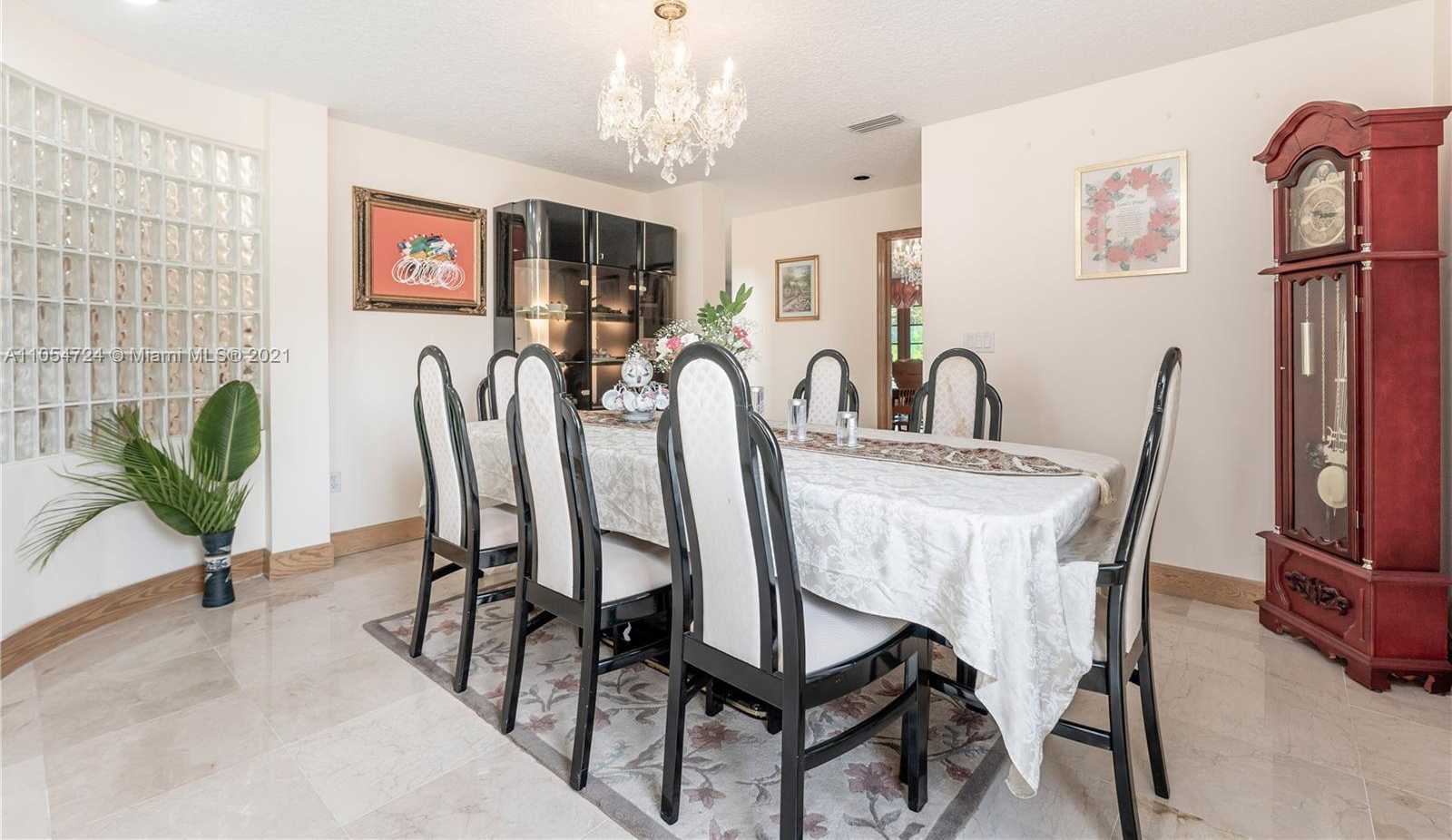 Small Image of 10800 SOUTH WEST 67TH AVE, Pinecrest Number 15