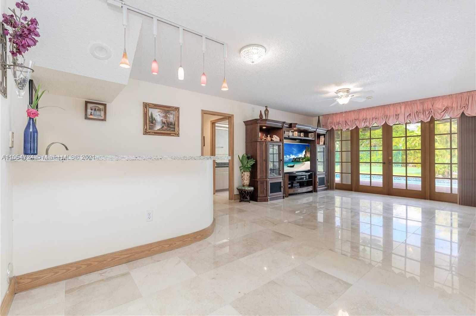 Small Image of 10800 SOUTH WEST 67TH AVE, Pinecrest Number 16