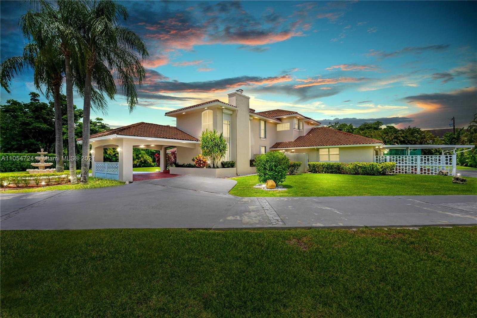Small Image of 10800 SOUTH WEST 67TH AVE, Pinecrest Number 2
