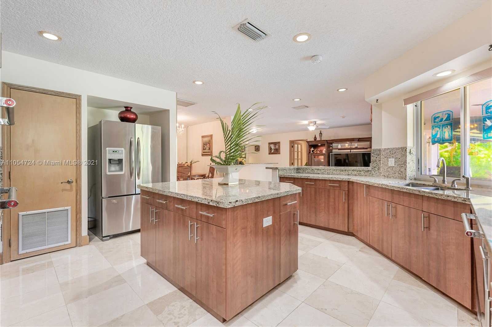 Small Image of 10800 SOUTH WEST 67TH AVE, Pinecrest Number 22