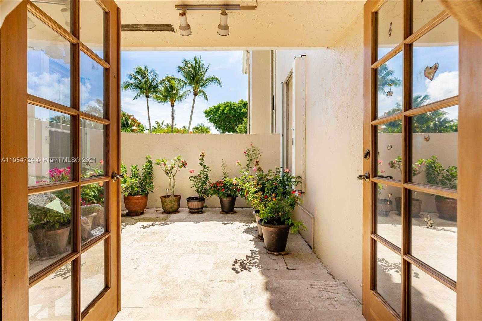 Small Image of 10800 SOUTH WEST 67TH AVE, Pinecrest Number 25