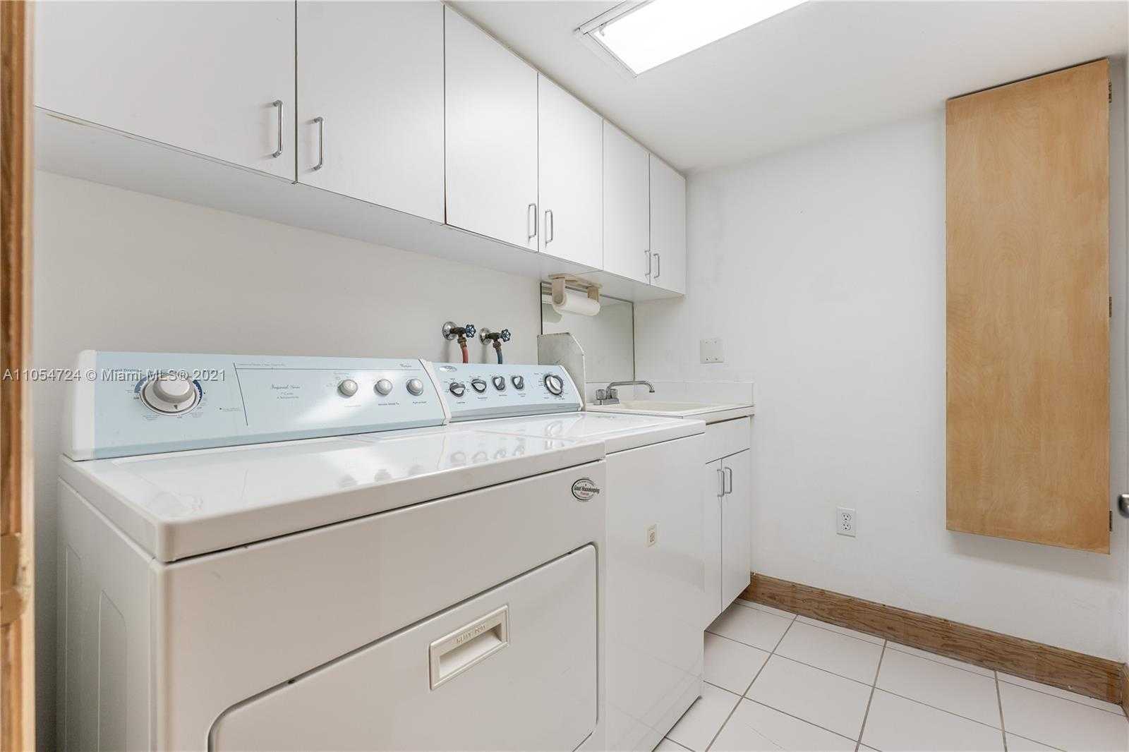Small Image of 10800 SOUTH WEST 67TH AVE, Pinecrest Number 26