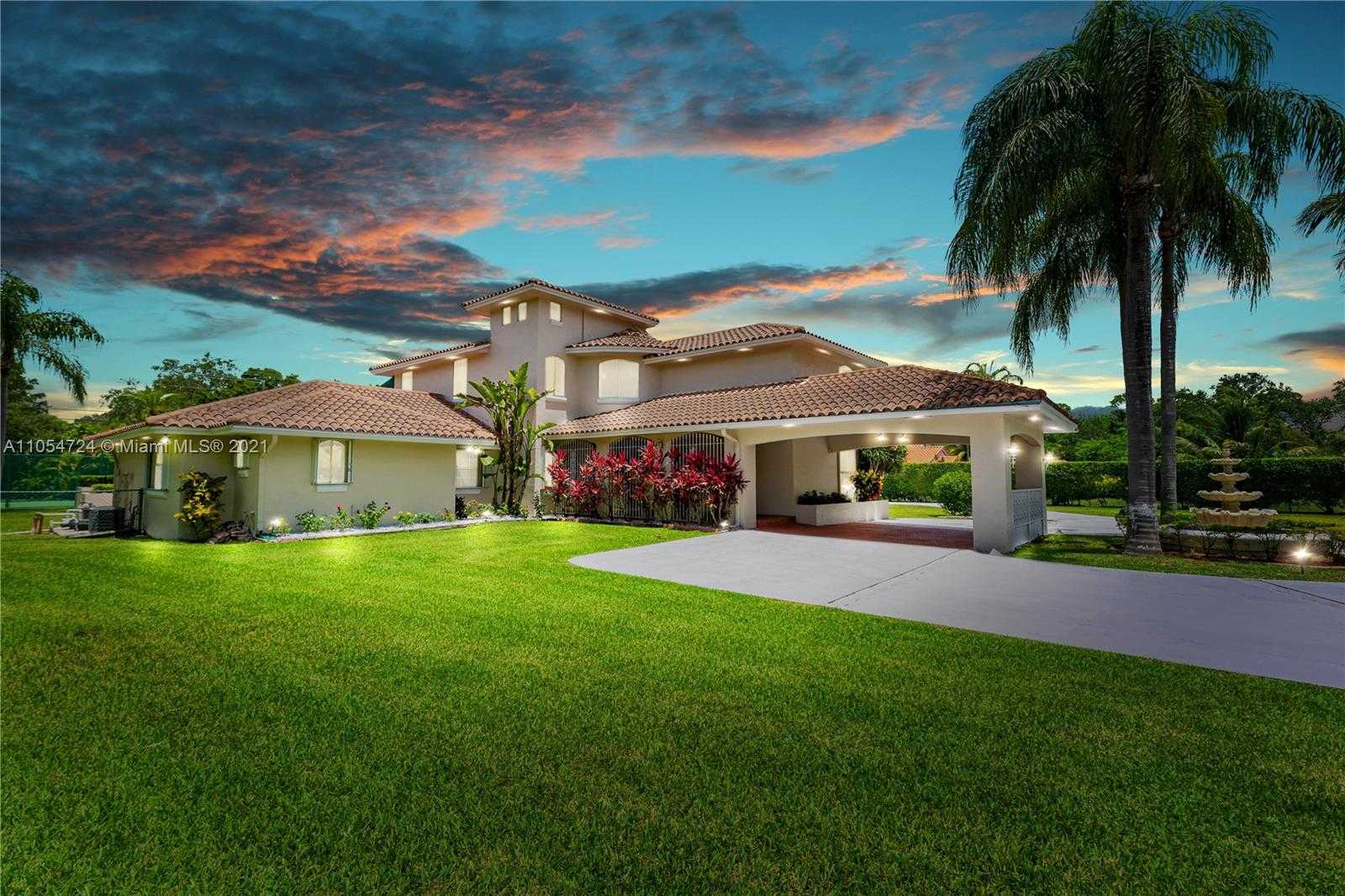 Small Image of 10800 SOUTH WEST 67TH AVE, Pinecrest Number 3