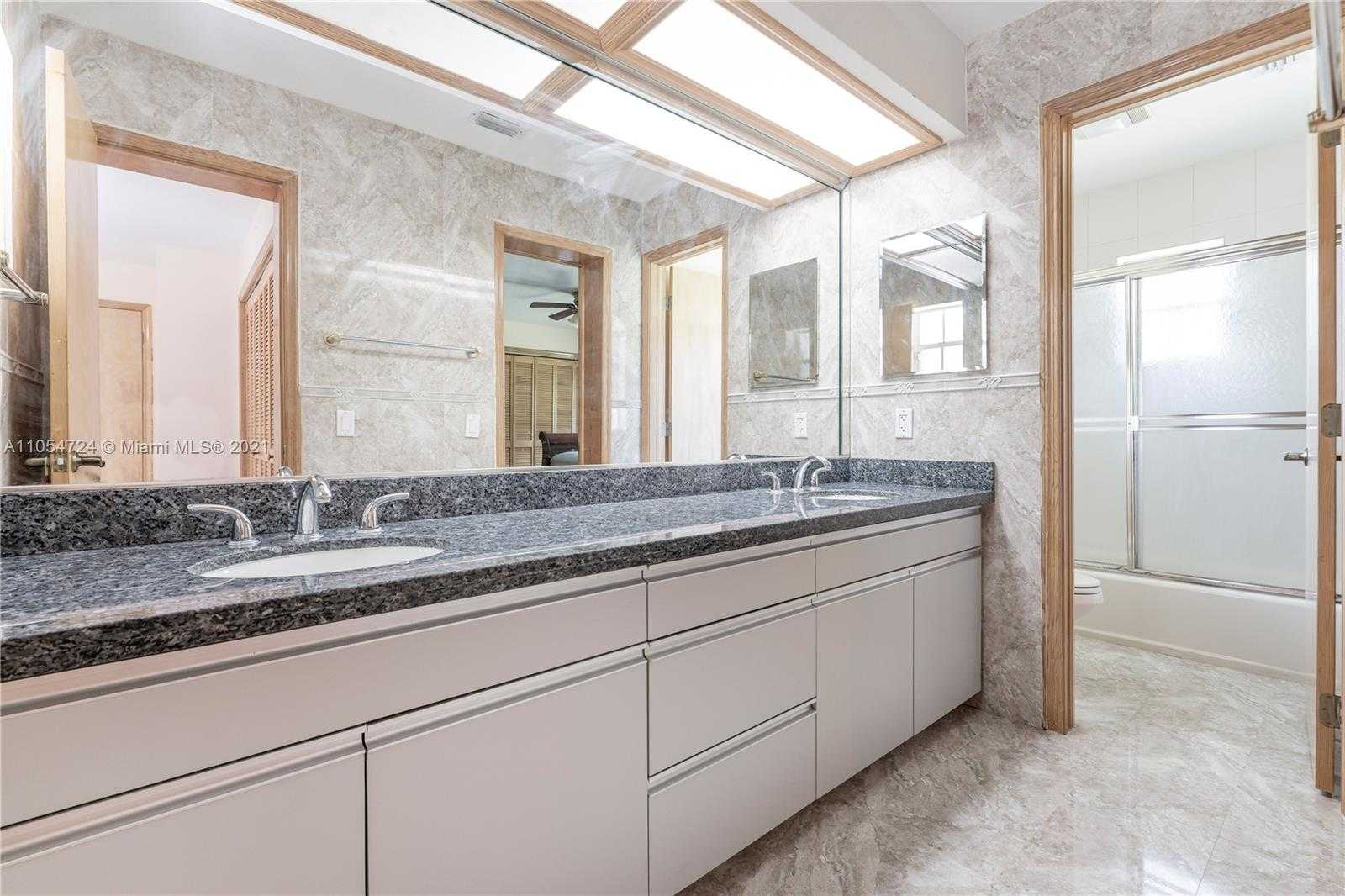 Small Image of 10800 SOUTH WEST 67TH AVE, Pinecrest Number 31