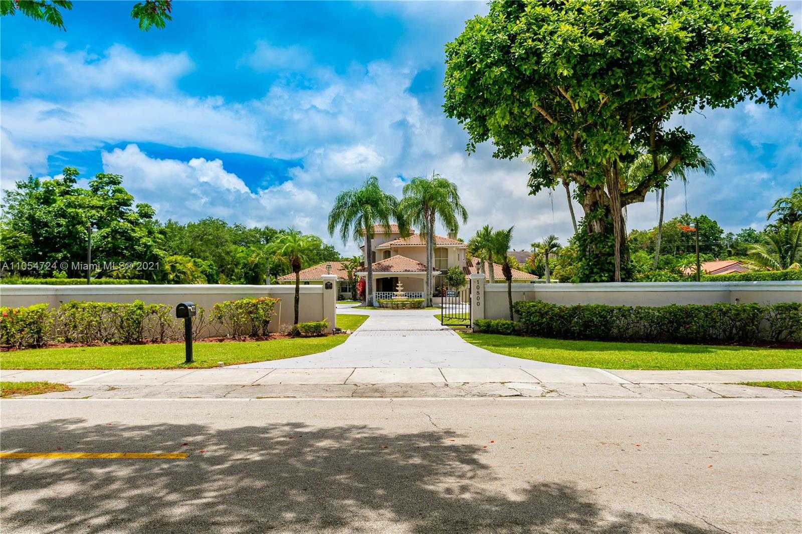Small Image of 10800 SOUTH WEST 67TH AVE, Pinecrest Number 4