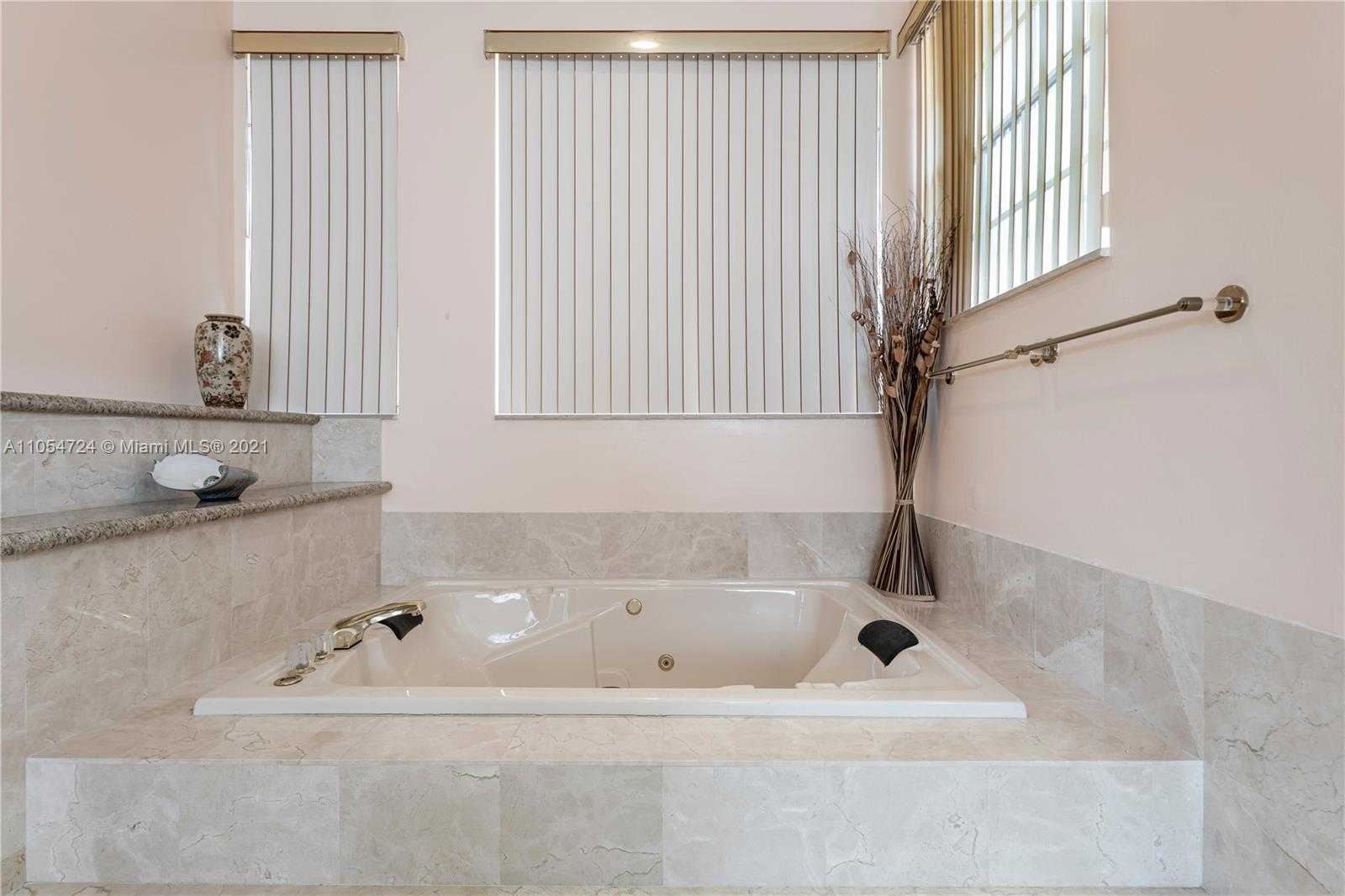 Small Image of 10800 SOUTH WEST 67TH AVE, Pinecrest Number 42