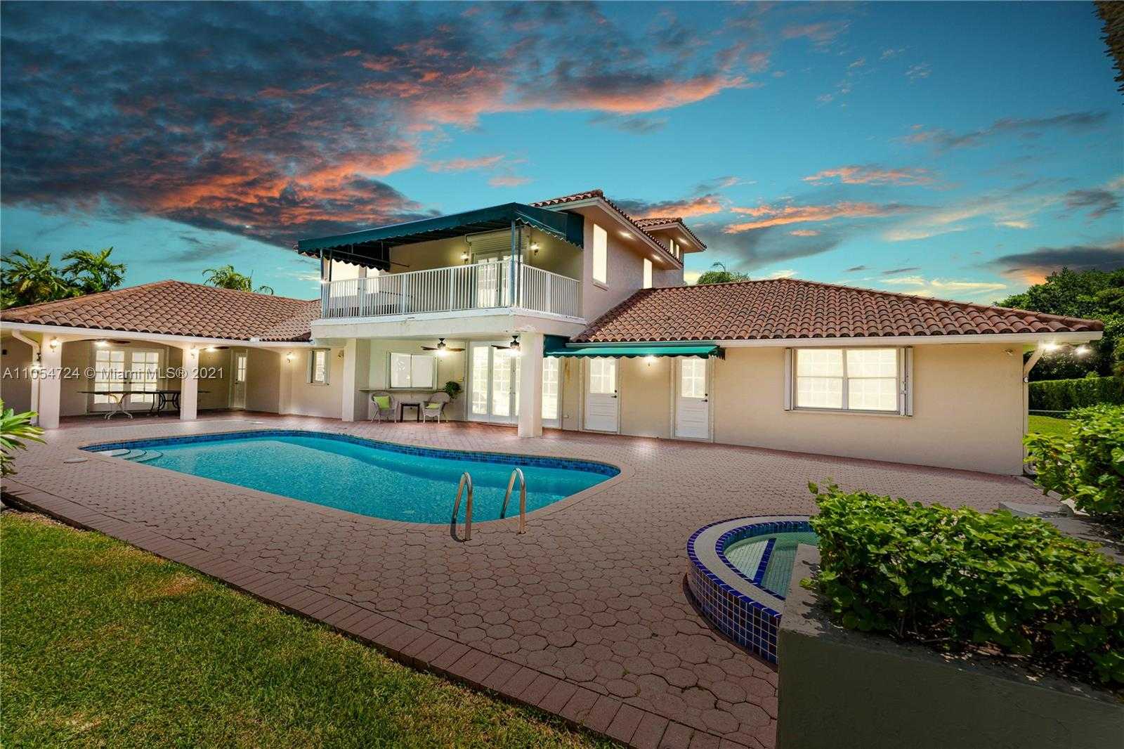 Small Image of 10800 SOUTH WEST 67TH AVE, Pinecrest Number 48