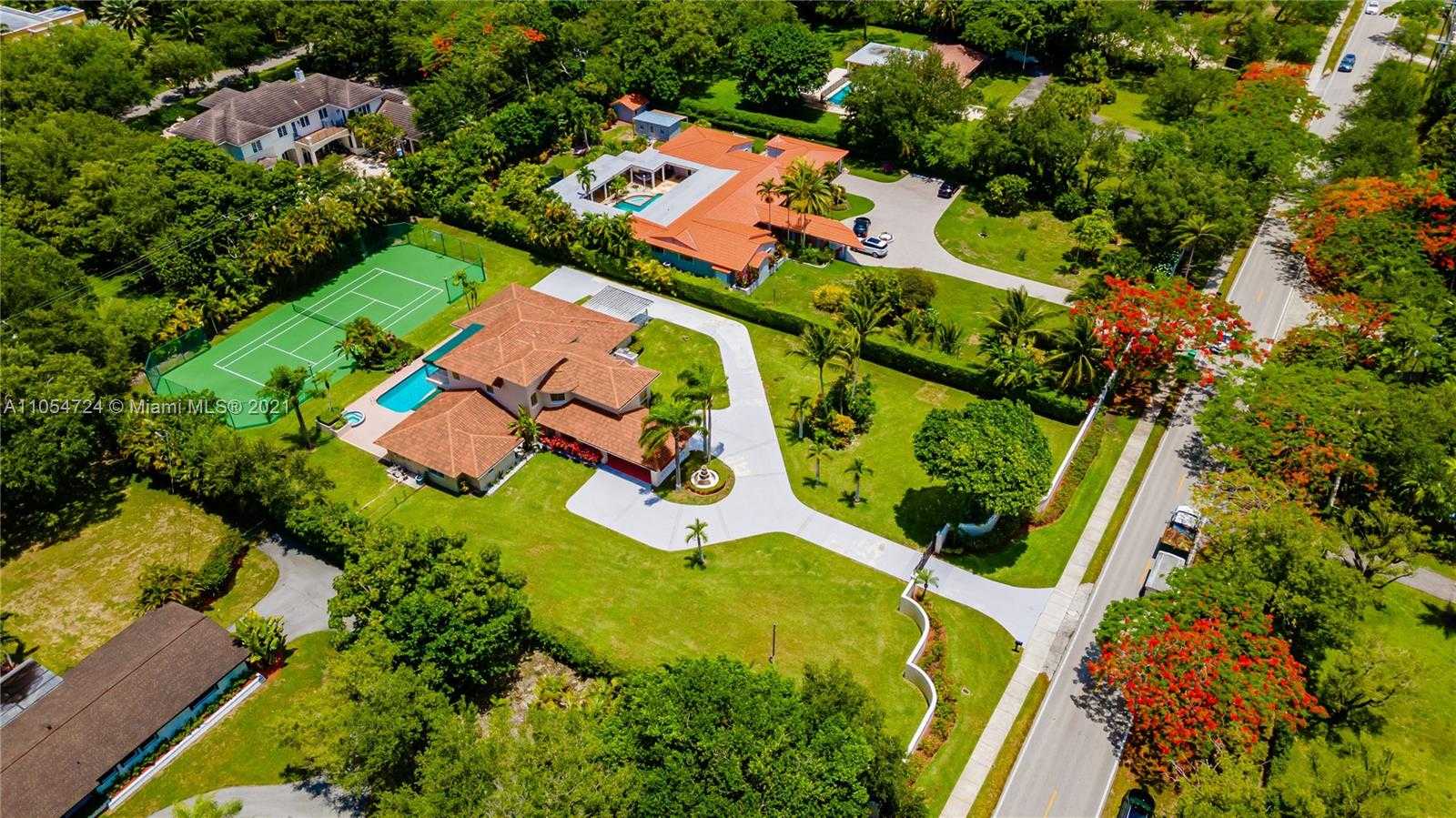 Small Image of 10800 SOUTH WEST 67TH AVE, Pinecrest Number 58