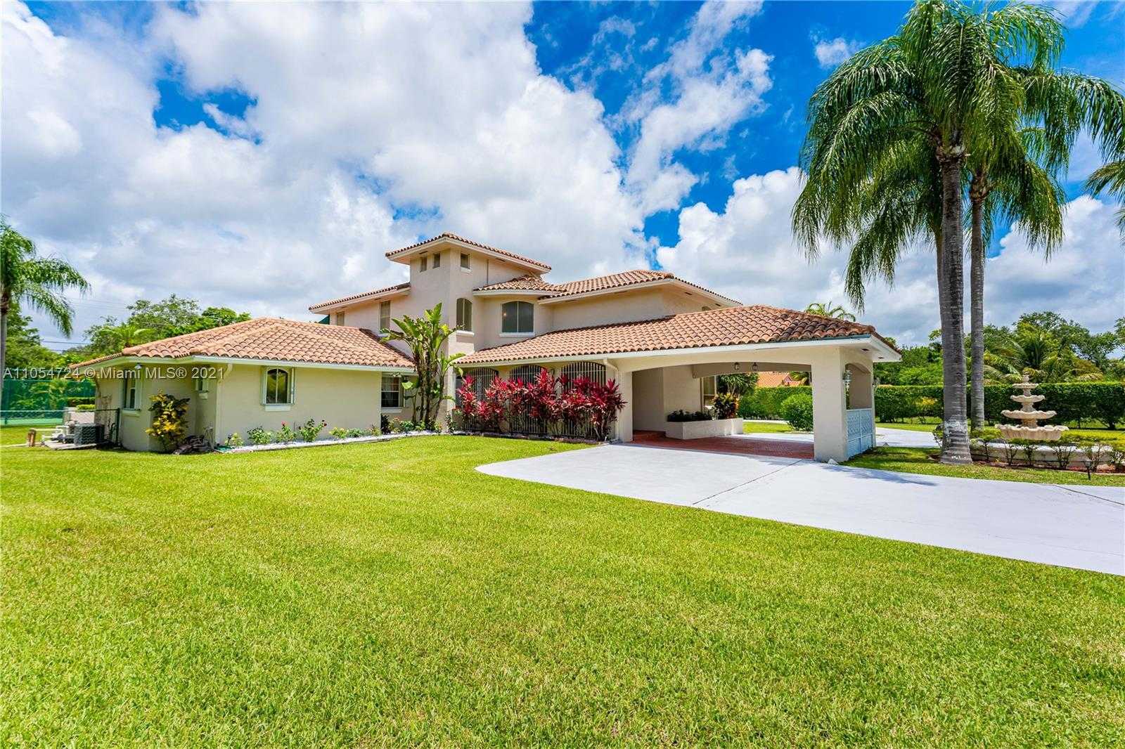 Small Image of 10800 SOUTH WEST 67TH AVE, Pinecrest Number 7