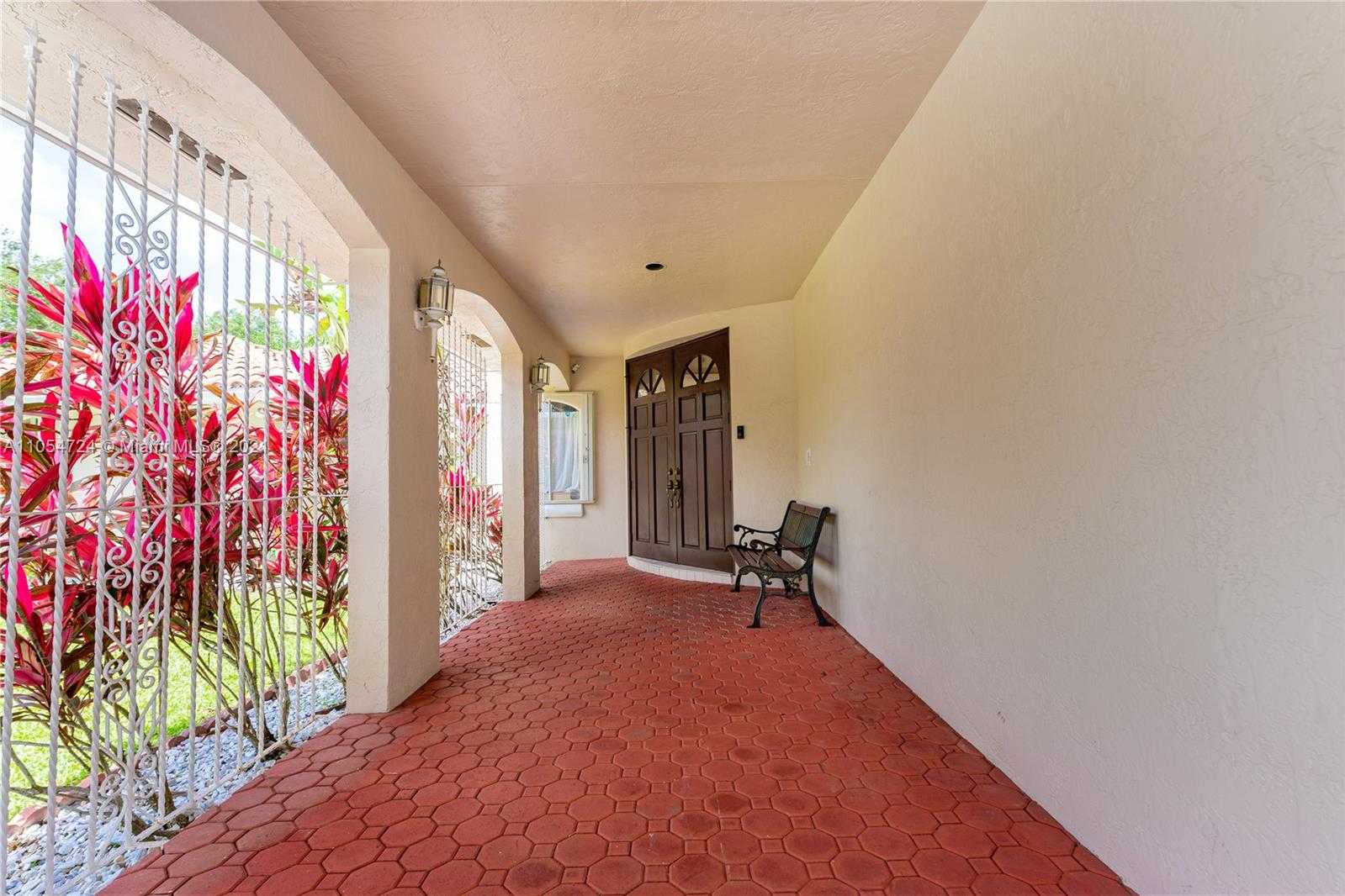 Small Image of 10800 SOUTH WEST 67TH AVE, Pinecrest Number 8