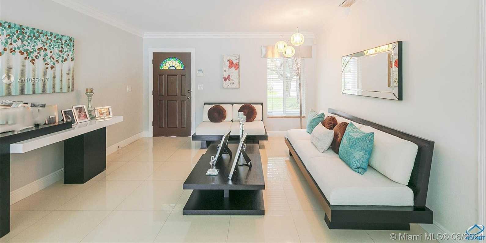 Small Image of 5940 SOUTH WEST 79 ST, South Miami Number 12
