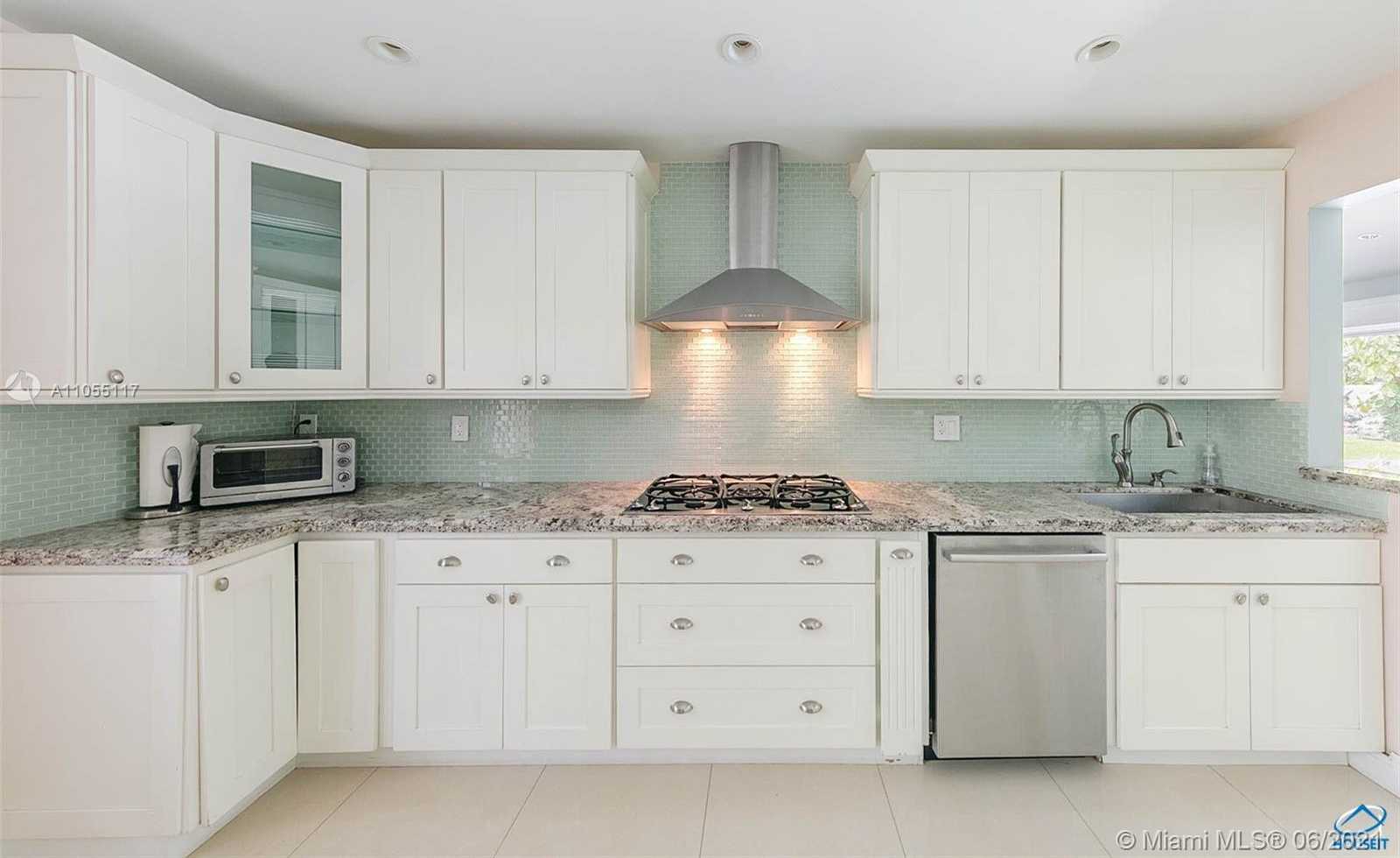 Small Image of 5940 SOUTH WEST 79 ST, South Miami Number 14