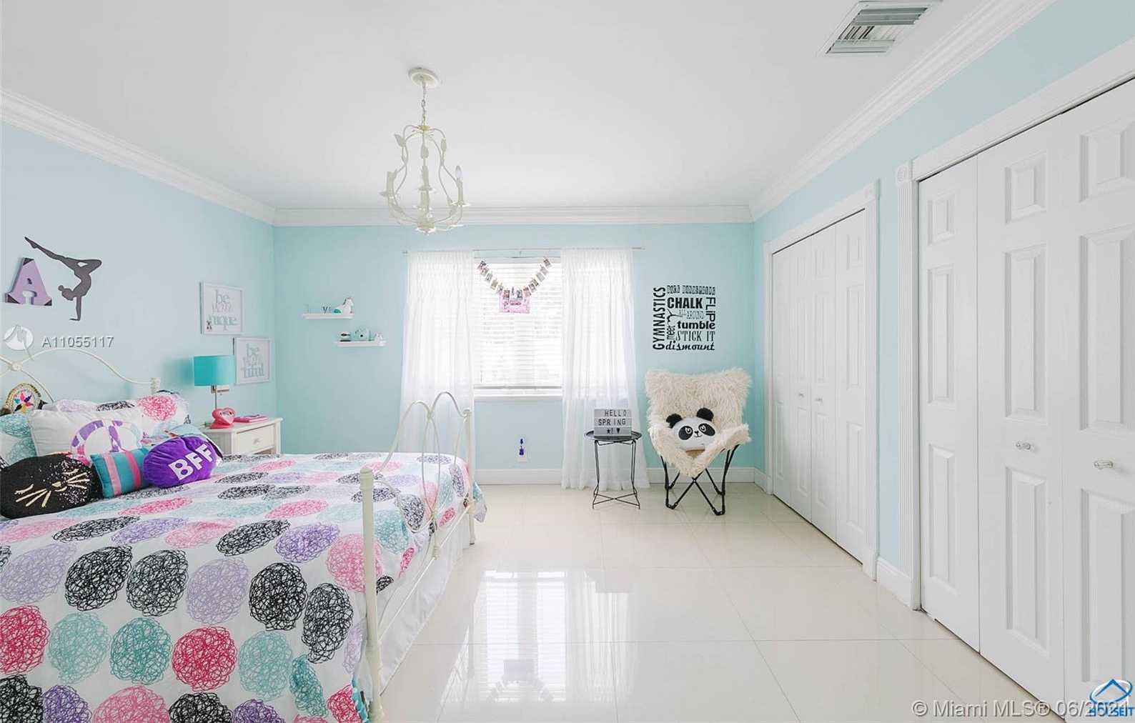 Small Image of 5940 SOUTH WEST 79 ST, South Miami Number 19
