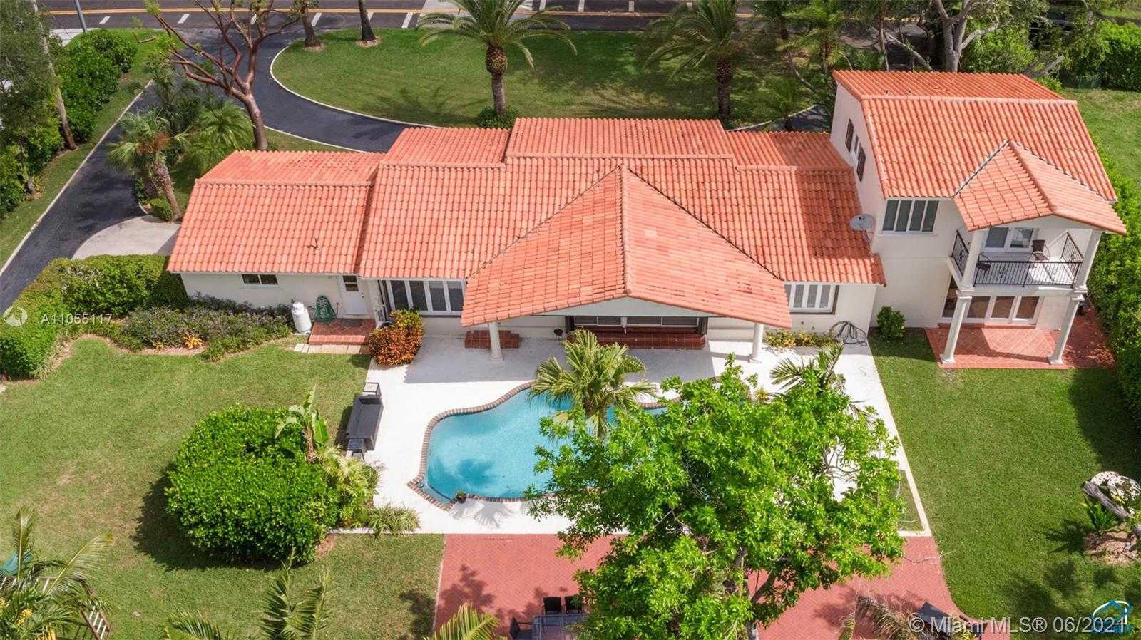 Small Image of 5940 SOUTH WEST 79 ST, South Miami Number 2