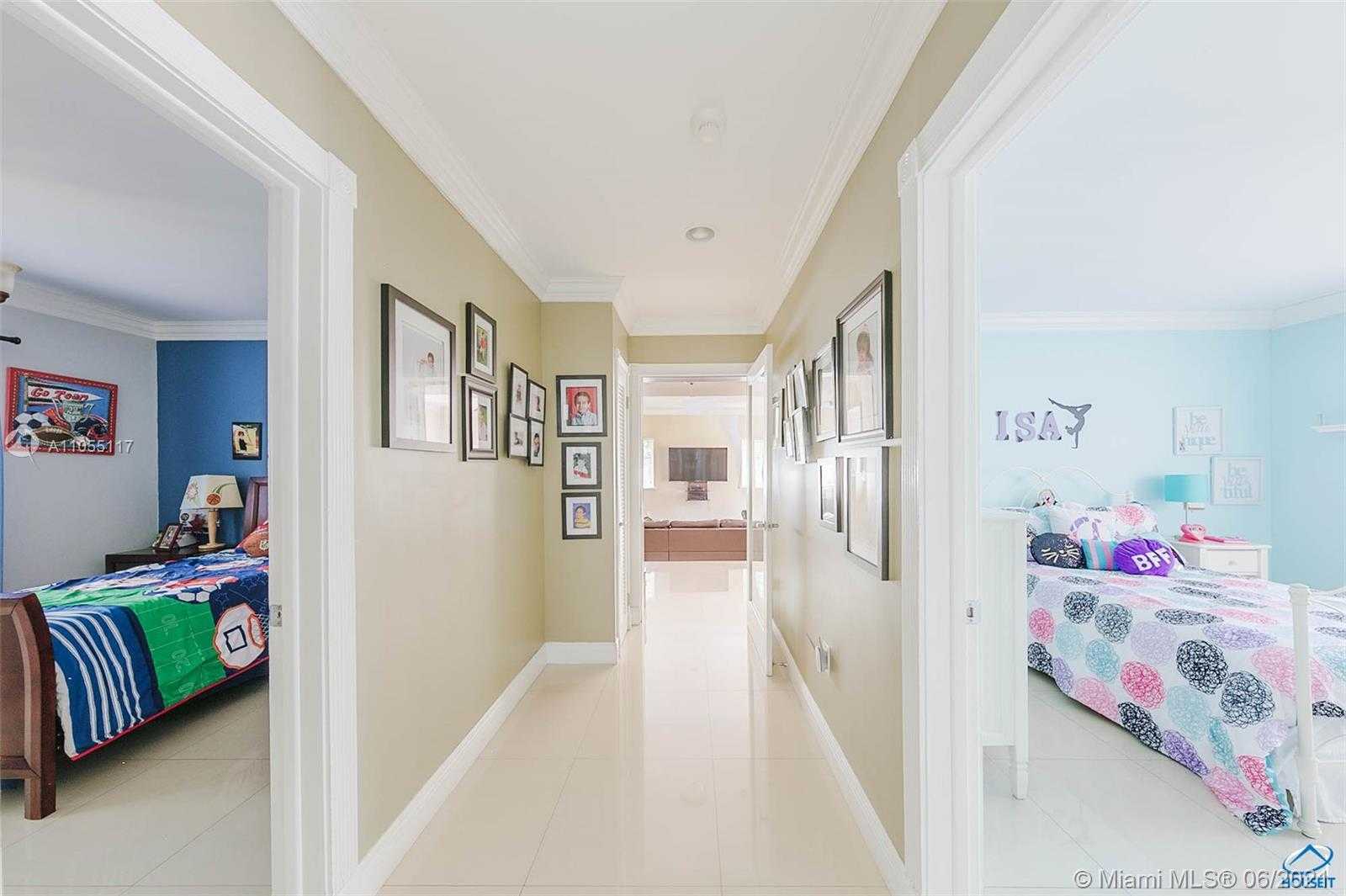 Small Image of 5940 SOUTH WEST 79 ST, South Miami Number 21