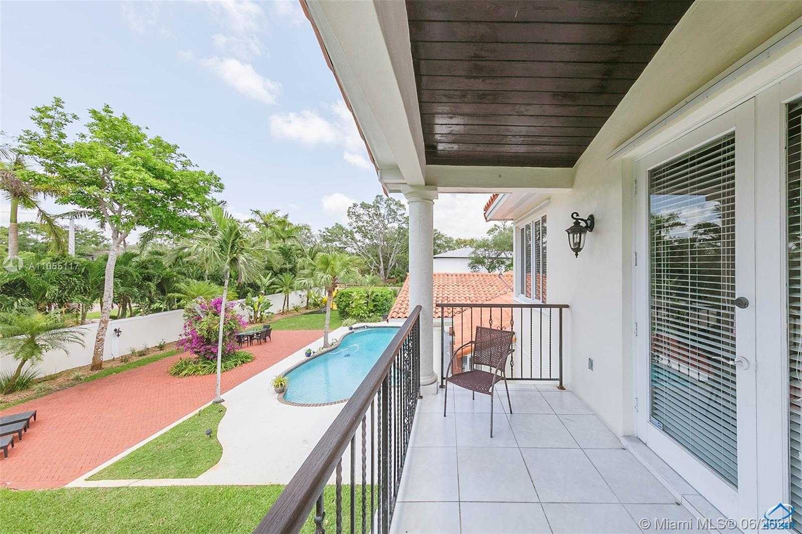 Small Image of 5940 SOUTH WEST 79 ST, South Miami Number 9