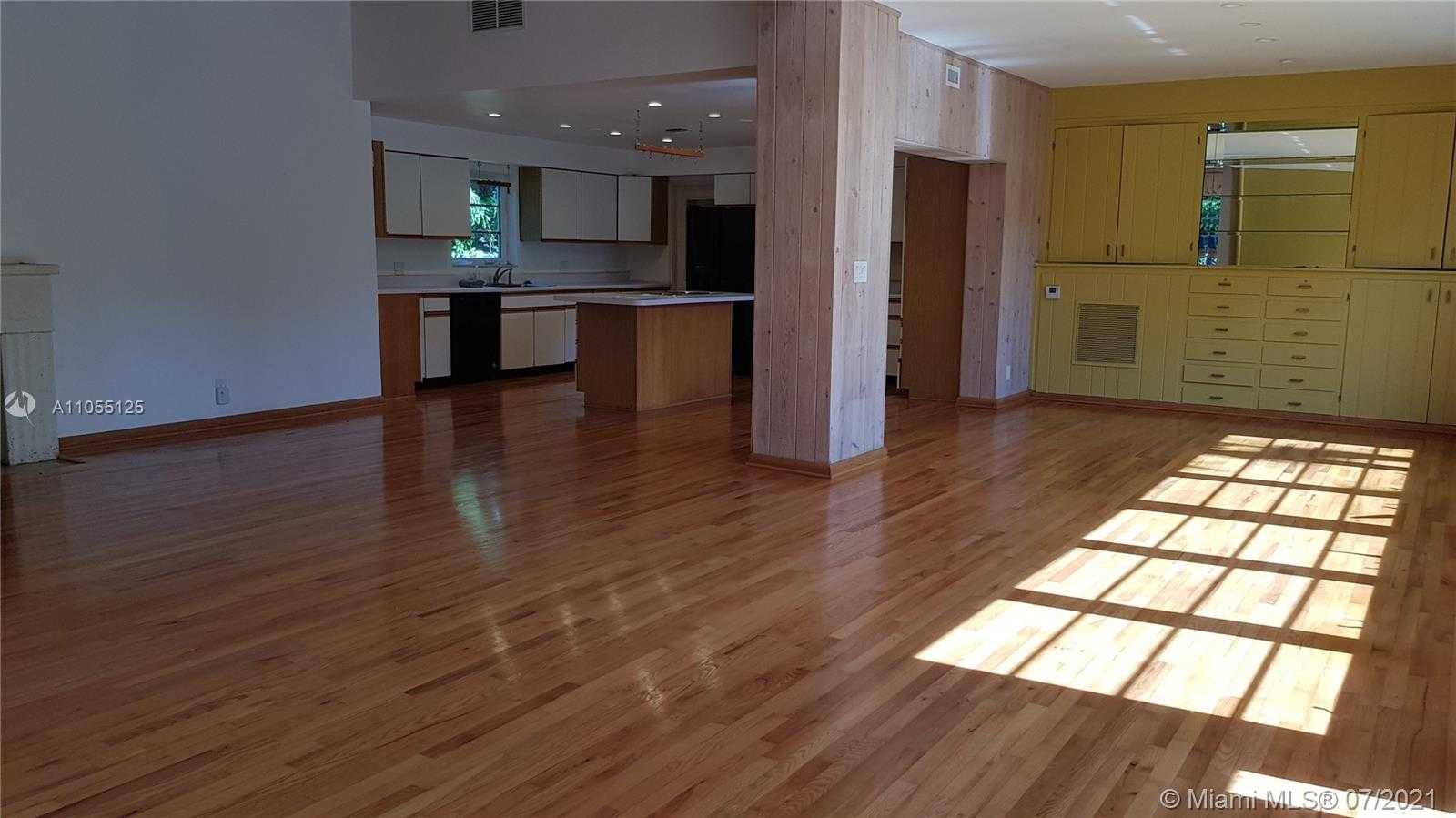 Small Image of 238 E San Marino Dr, Miami Beach, FL 33139, USA Number 12