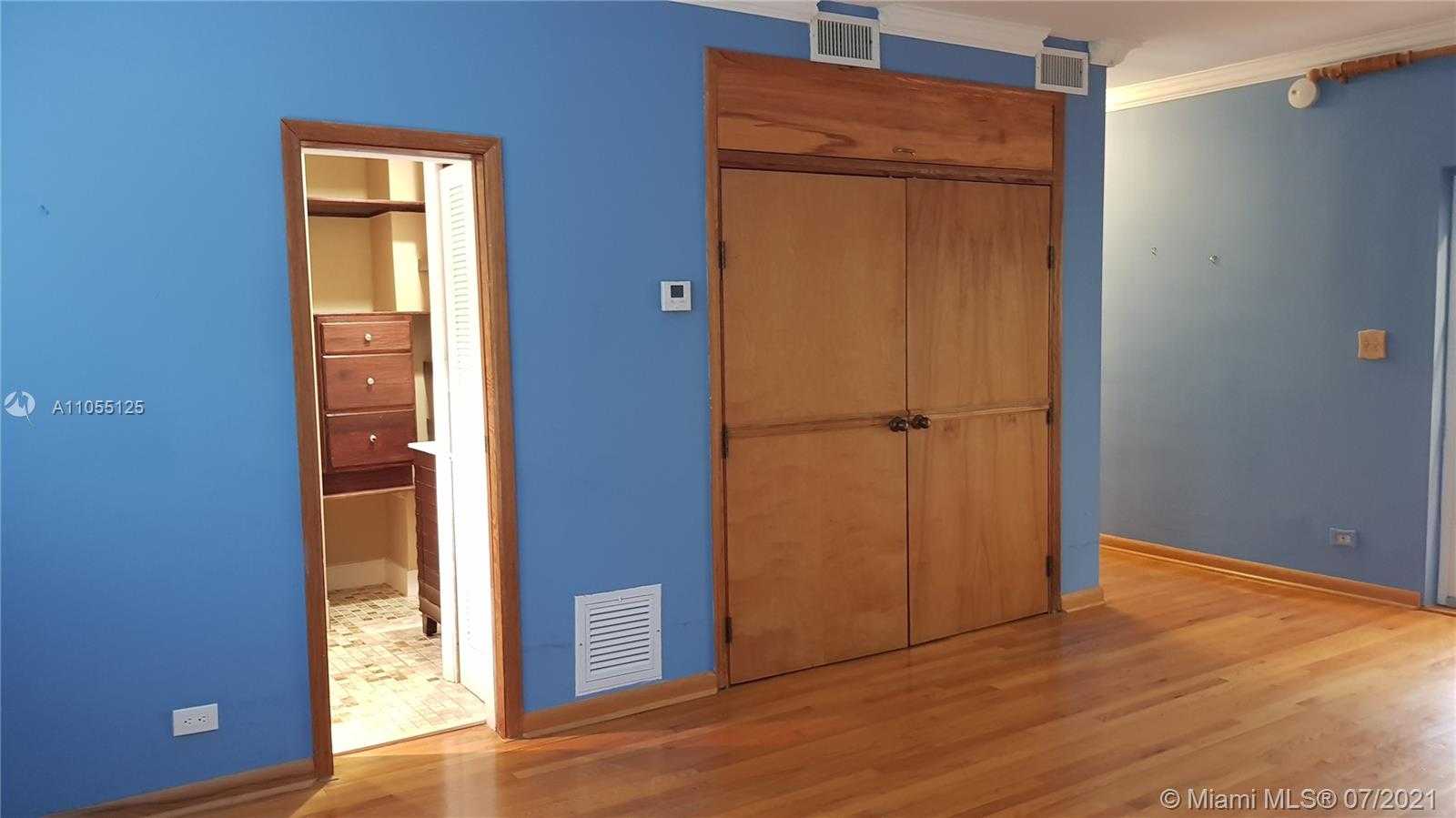Small Image of 238 E San Marino Dr, Miami Beach, FL 33139, USA Number 15