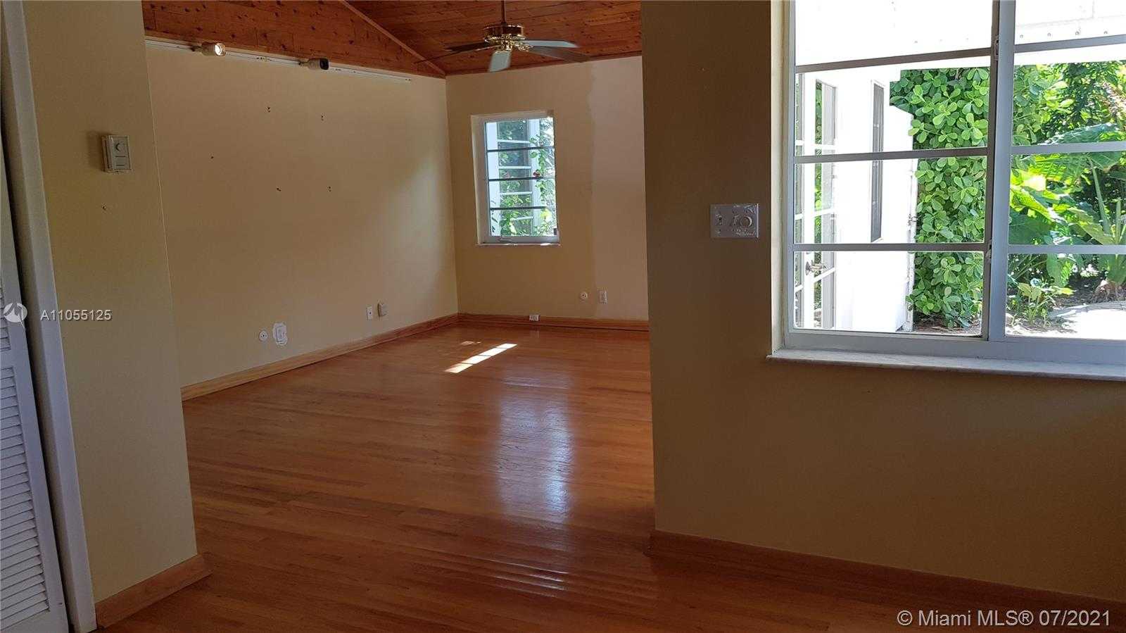 Small Image of 238 E San Marino Dr, Miami Beach, FL 33139, USA Number 18