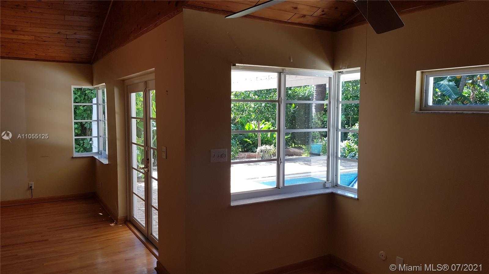 Small Image of 238 E San Marino Dr, Miami Beach, FL 33139, USA Number 19