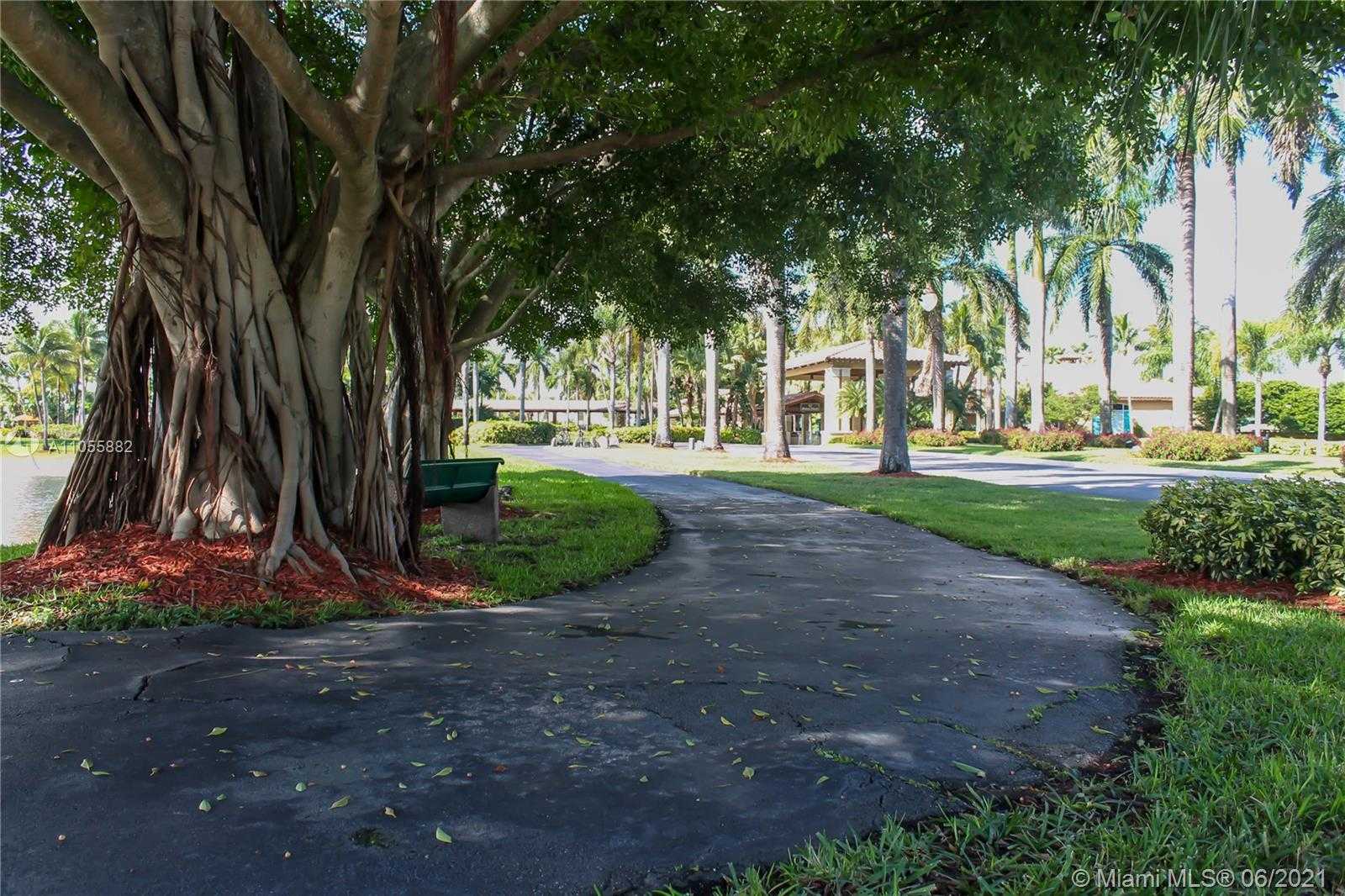 Small Image of 10933 NORTH WEST 59TH ST, Doral Number 15